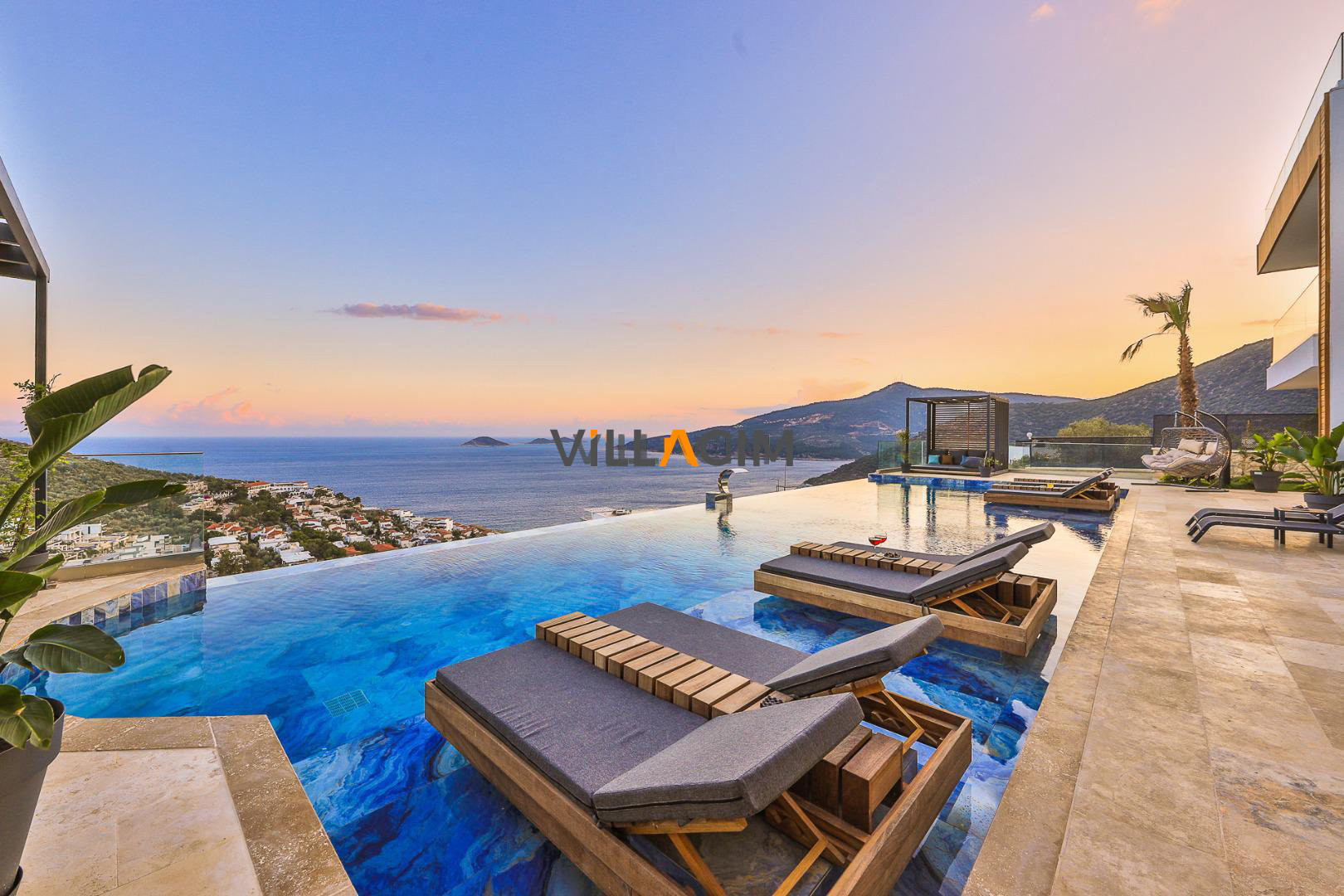 Villa Regal Life