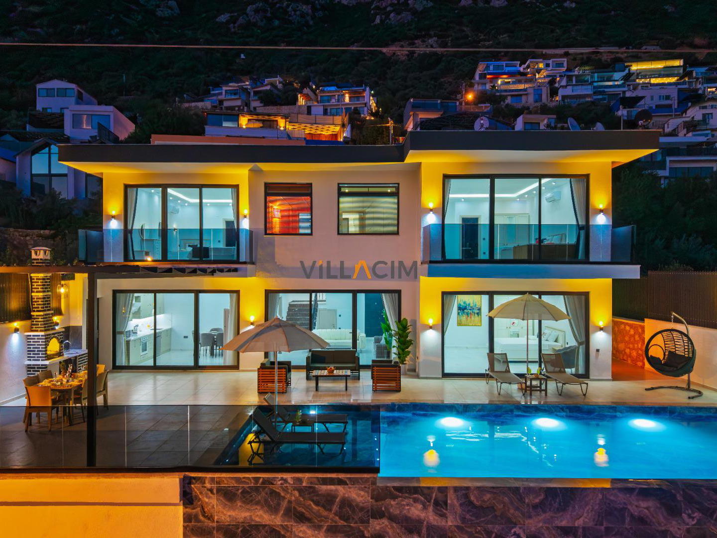 Villa Azralux