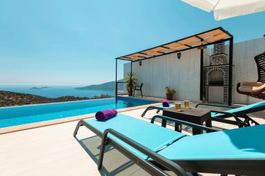 Villa Meris - Muazzam Deniz Manzaralı Lüks Balayı Villası