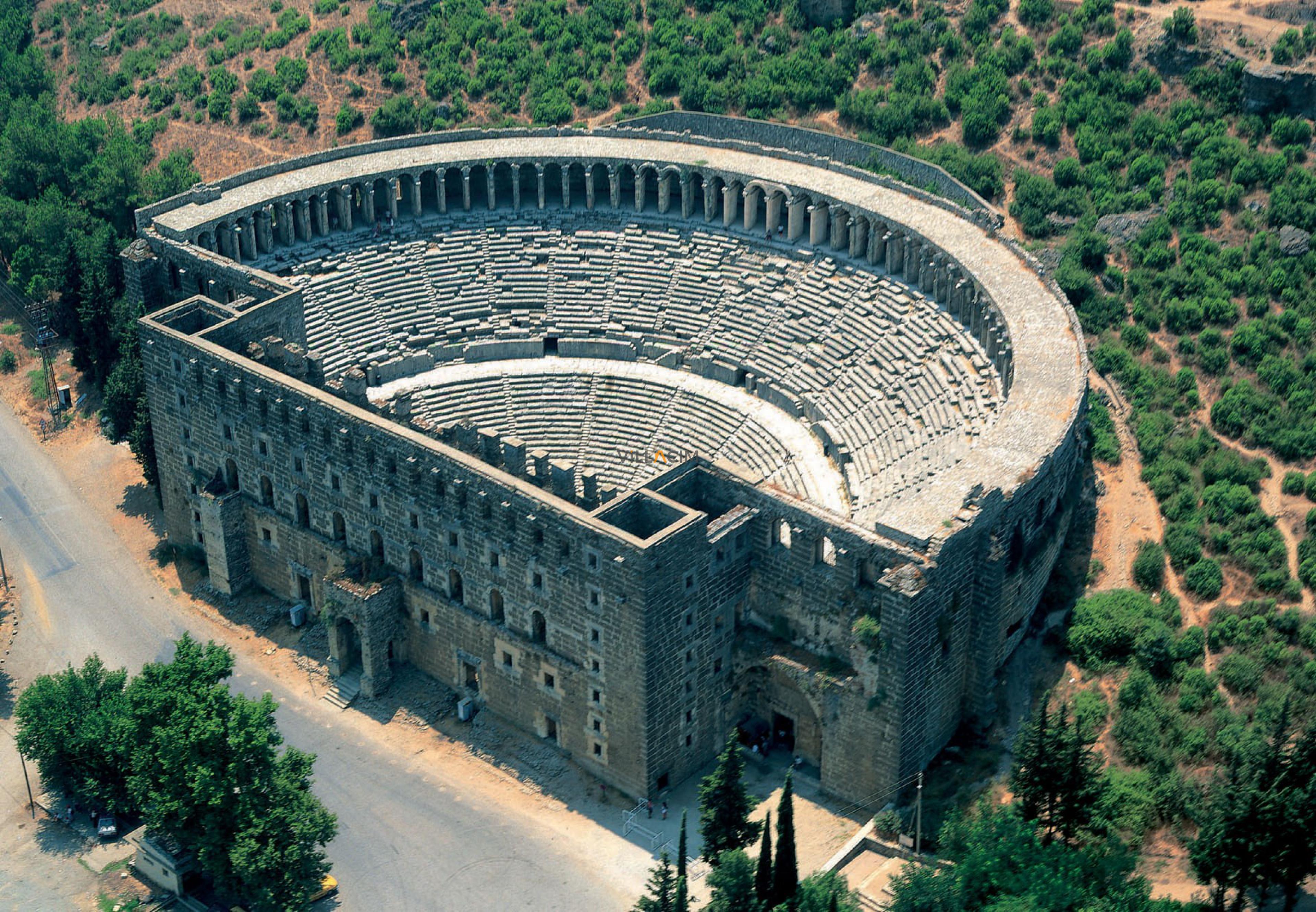 Aspendos Antik Köy Tiyatro