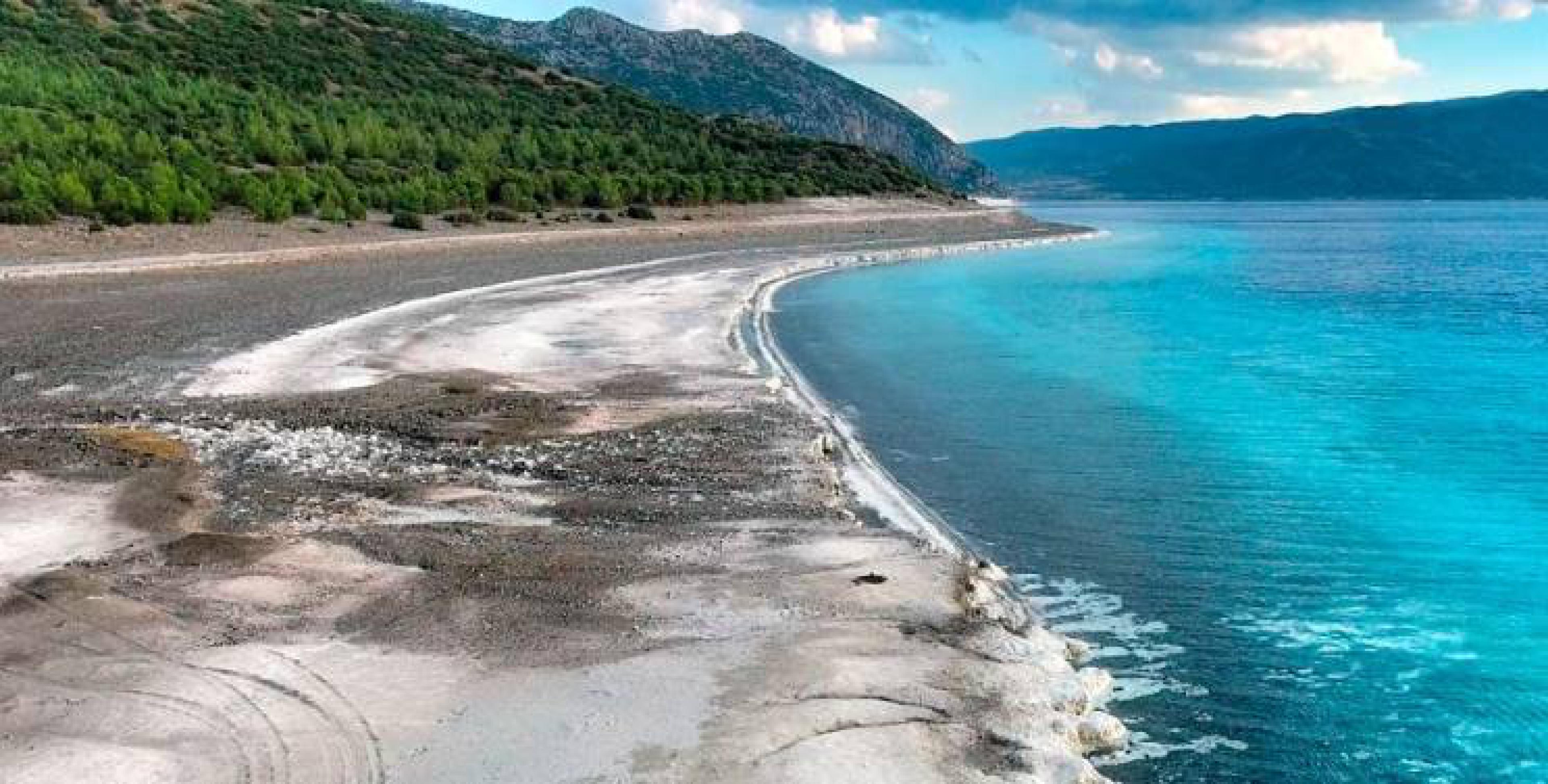 Salda Gölü'nün Eşsiz Manzarası ve Doğa Harikalarını Gezin