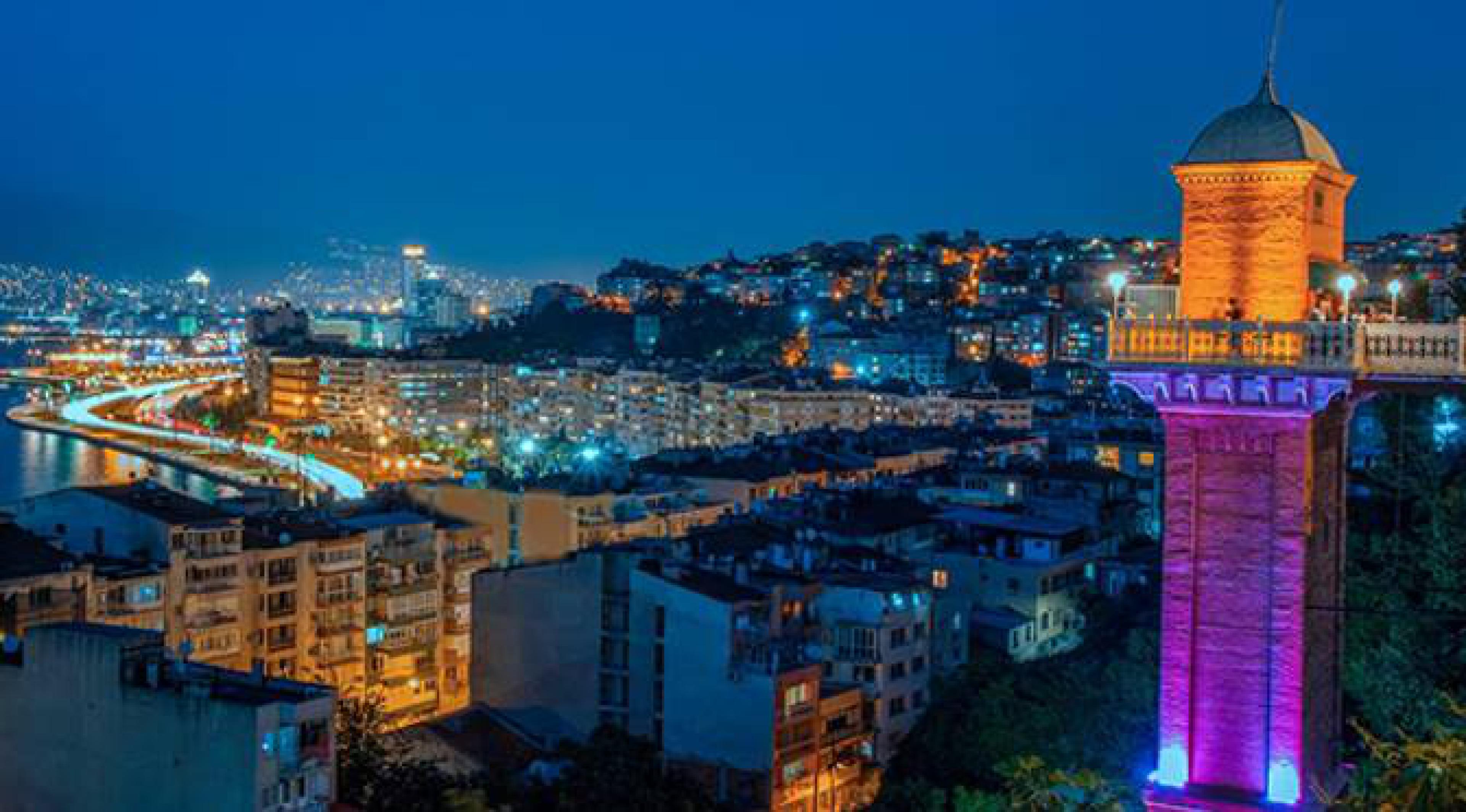 Tarihi Asansör'den İzmir Manzarası - En İyi Yerler