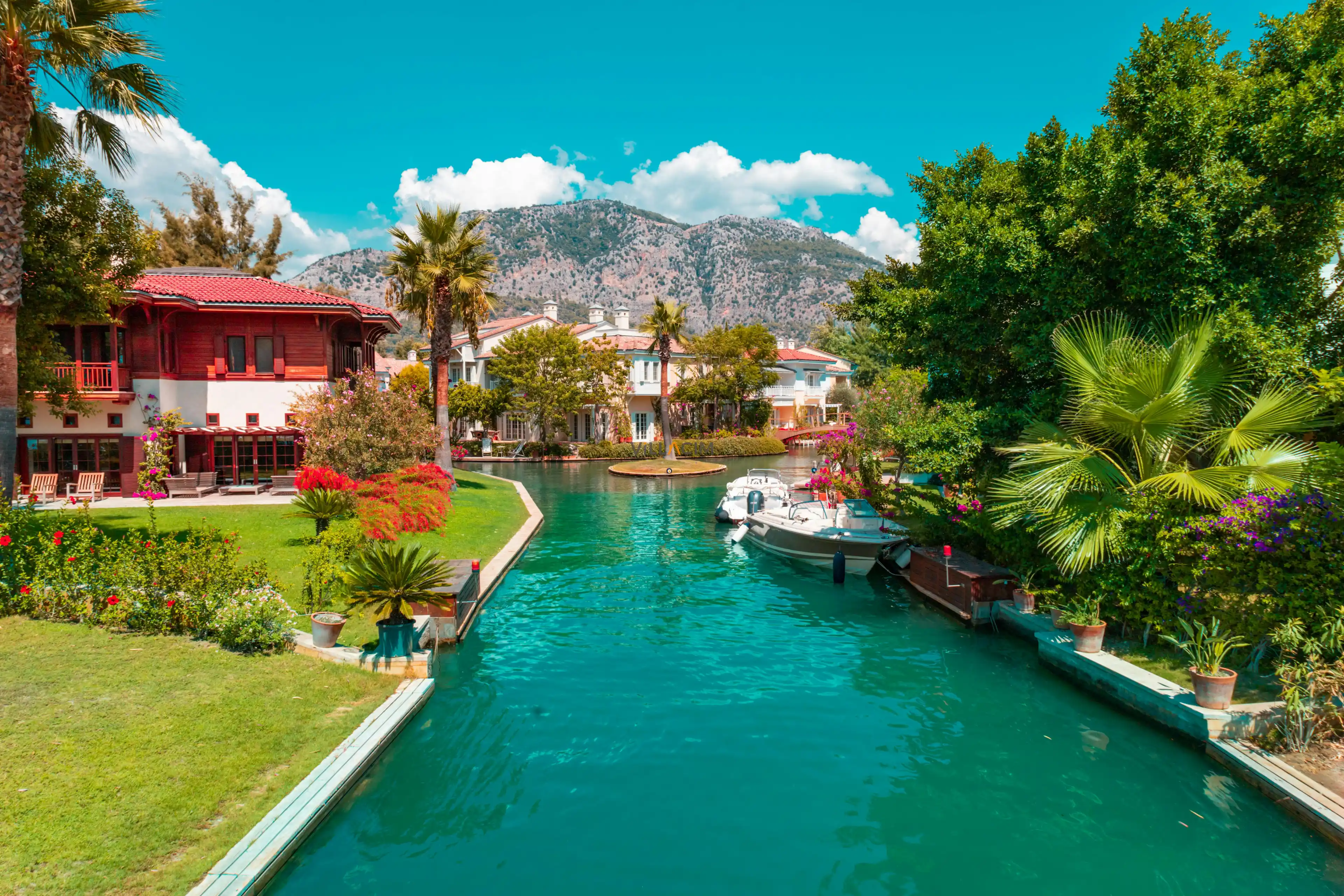 Muğla'da Villa Kiralama: Bodrum'dan Datça'ya 6 Bölge Rehberi