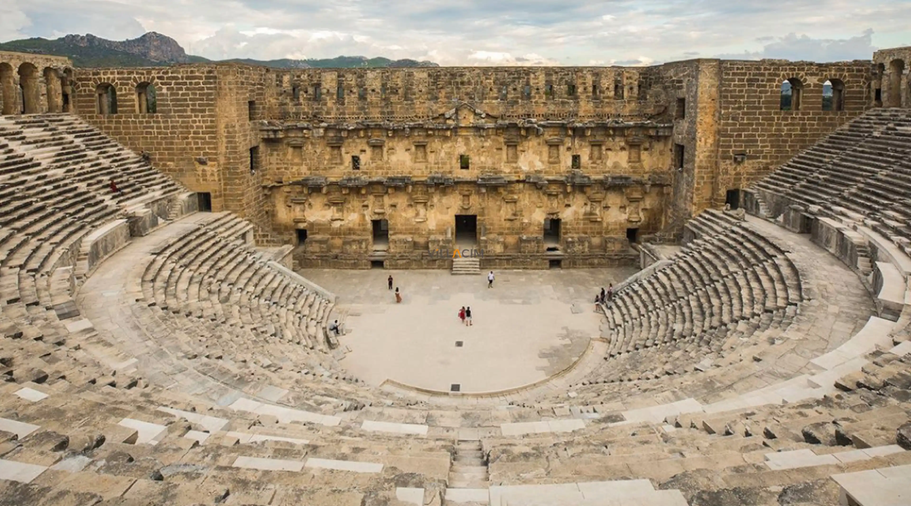 Aspendos Tiyatrosu: Dünyanın En İyi Korunmuş Roma Tiyatrosu