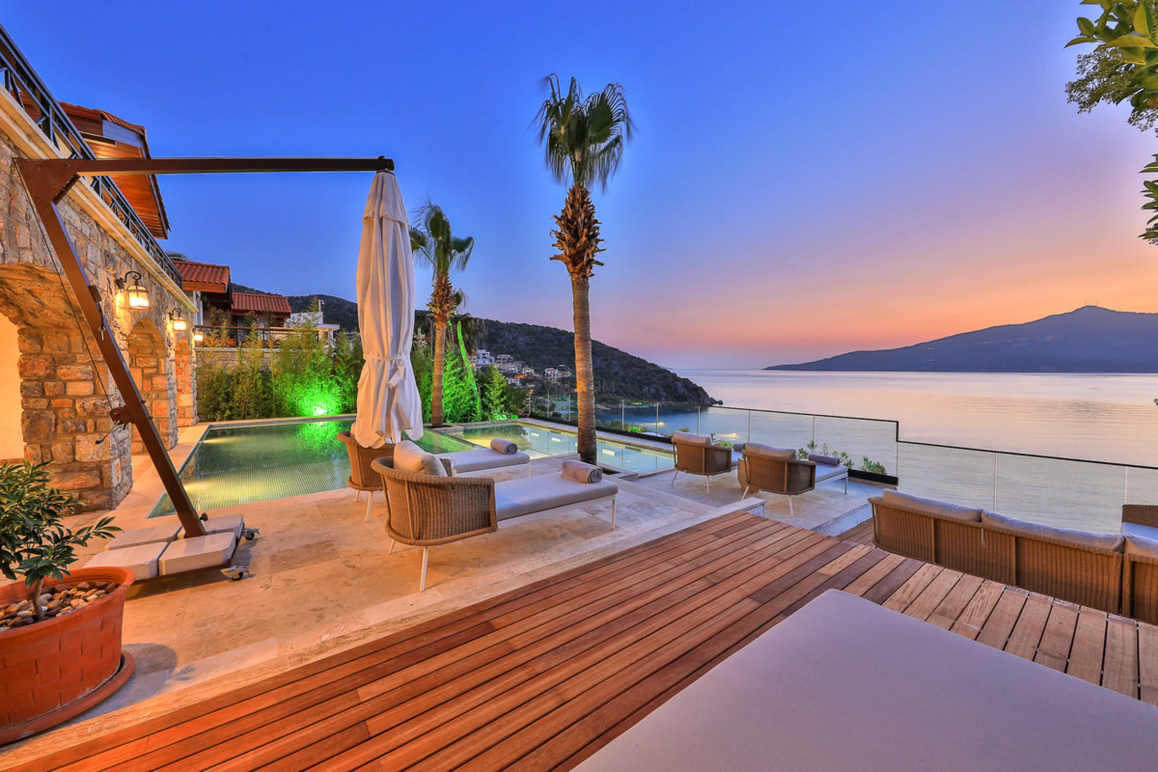 Antalya’da Villa Tatili: Hangi Bölgeler Tercih Edilmeli?