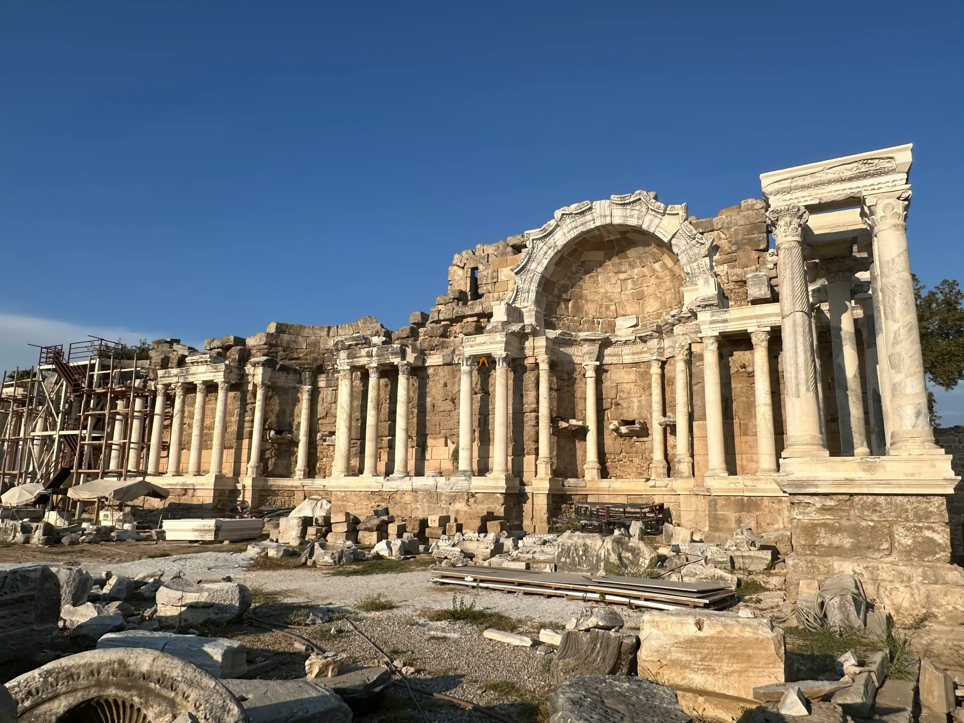 Side Antik Kenti: Antalya'nın Açık Hava Müzesi Rehberi