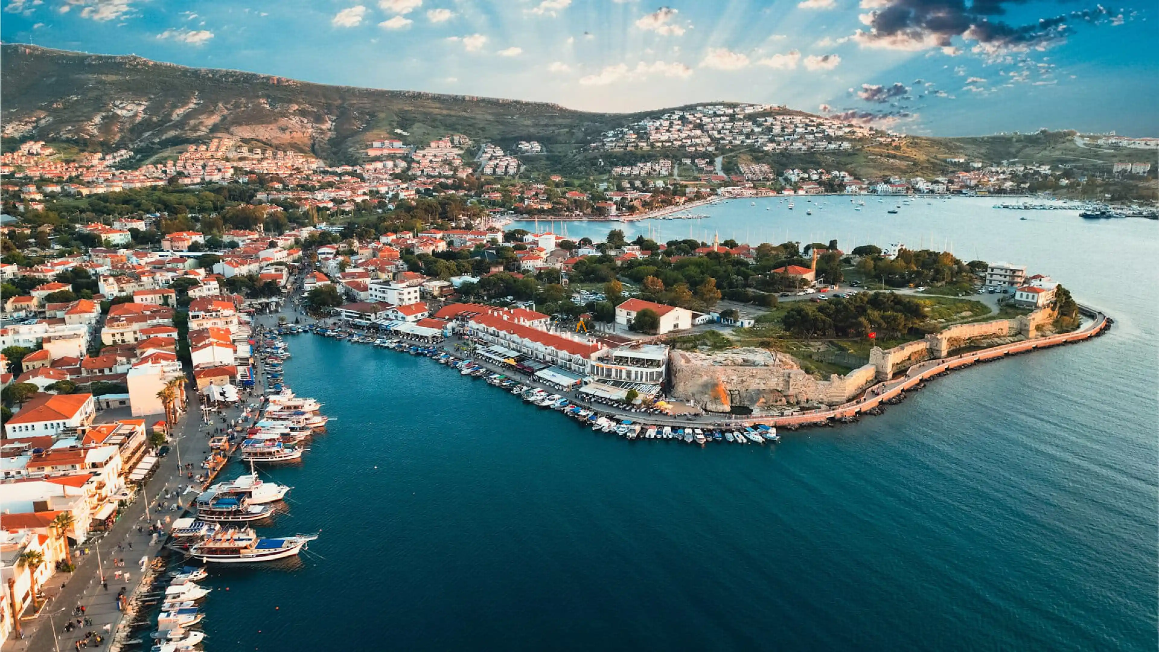Foça Tatil Rehberi: Akdeniz Foku'nun Sakin Limanı