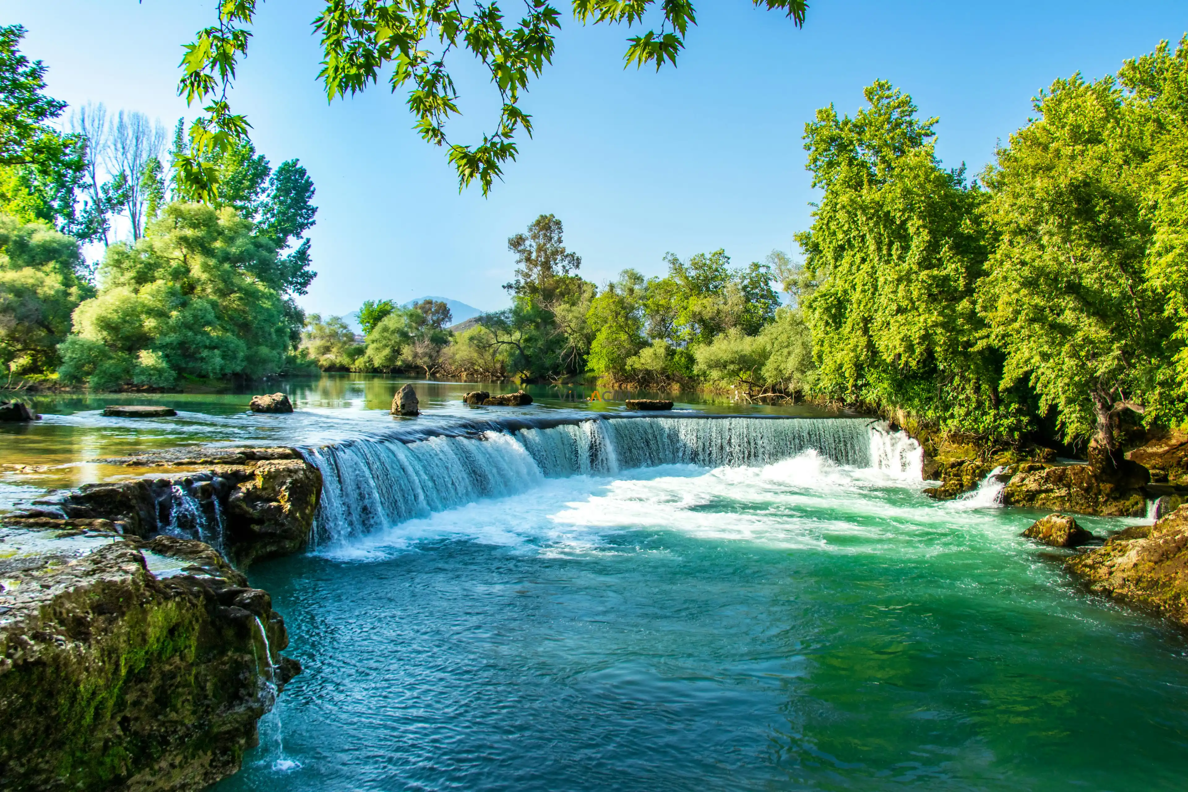 Manavgat Şelalesi Rehberi: Antalya'nın En Popüler Doğa Harikası