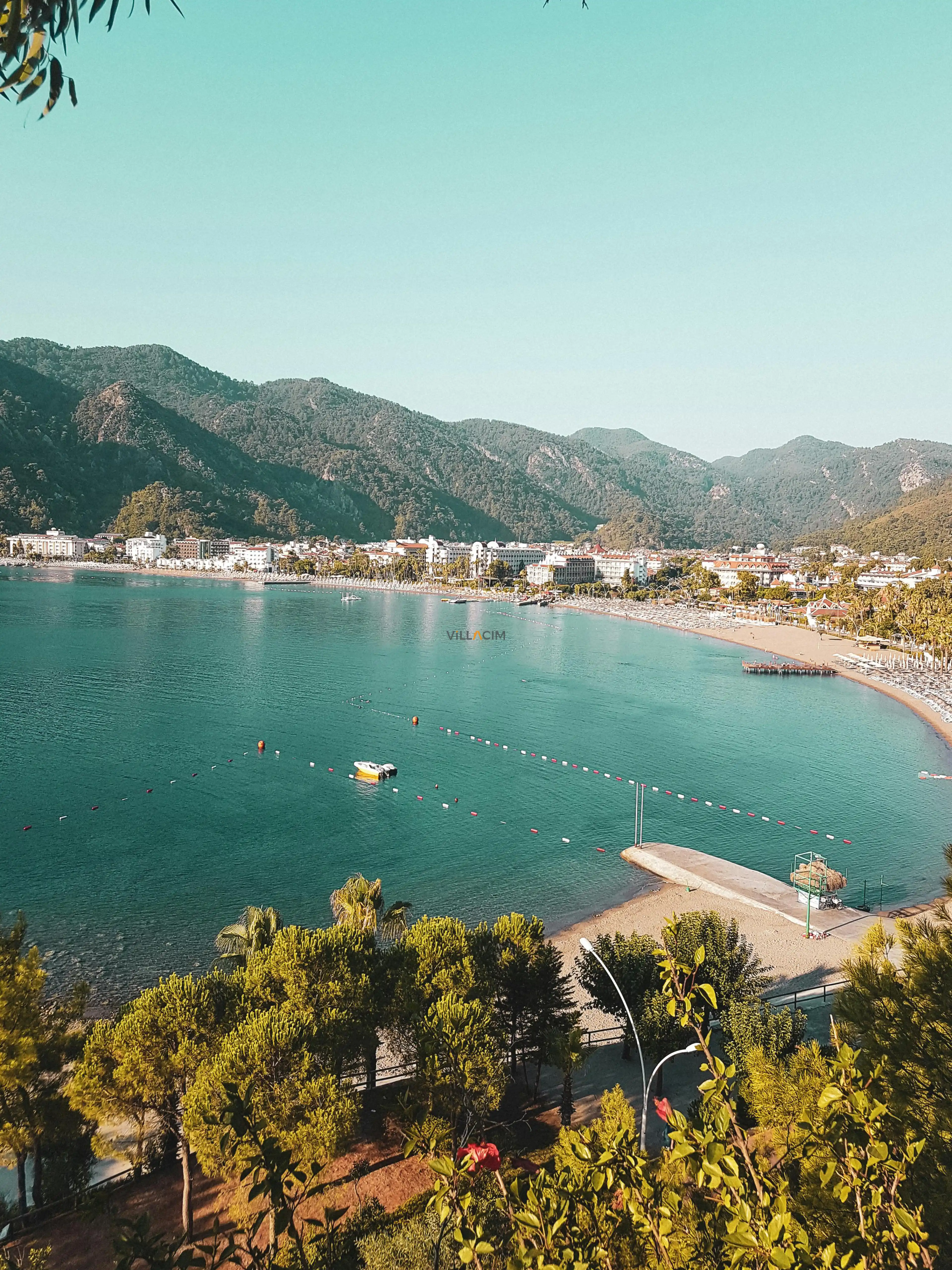 İçmeler Plajı Rehberi: Marmaris'in Sevilen Aile Koyu