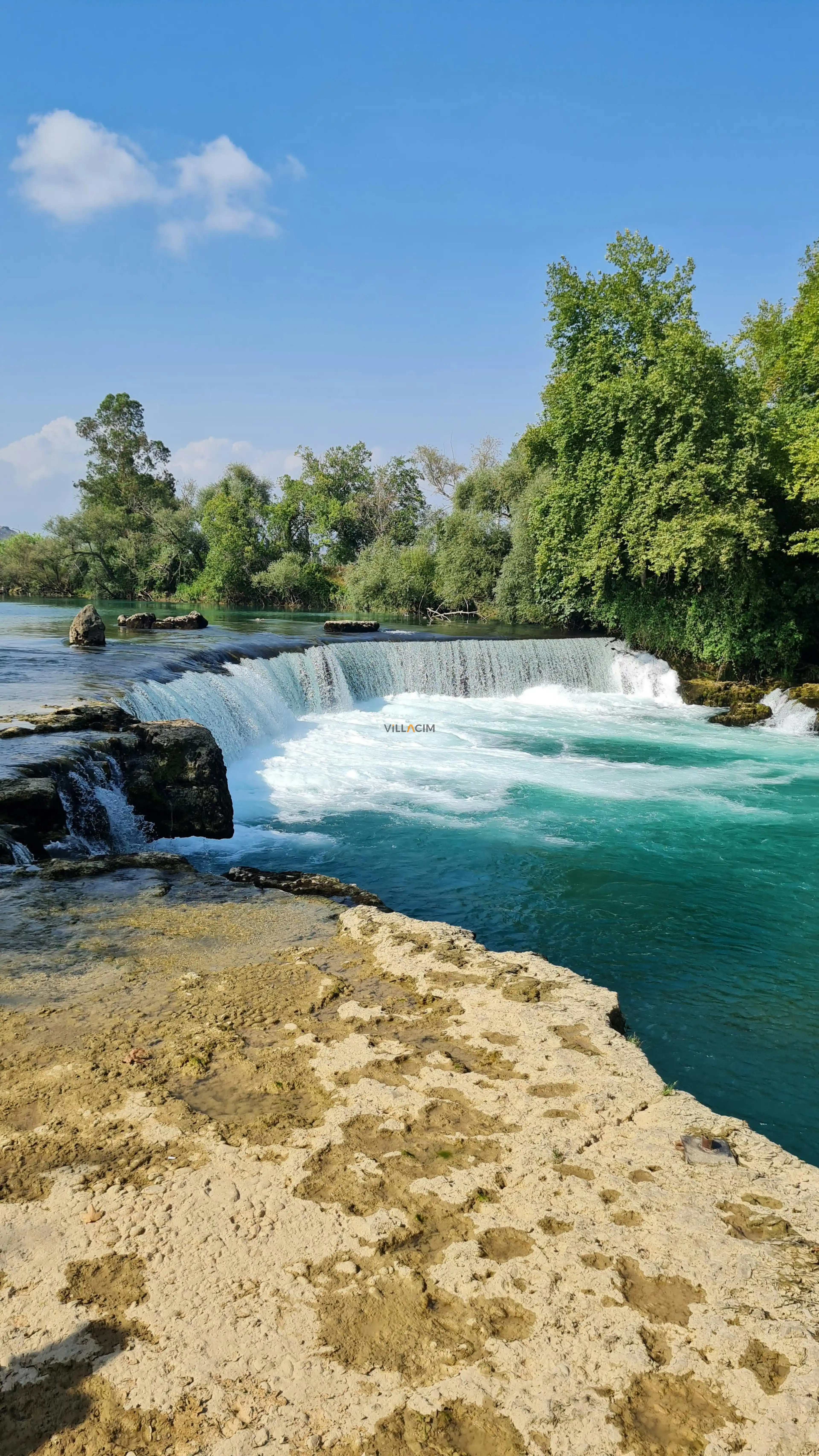 Manavgat Şelalesi: Antalya'nın En Çok Ziyaret Edilen Doğa Noktasının Tam Rehberi