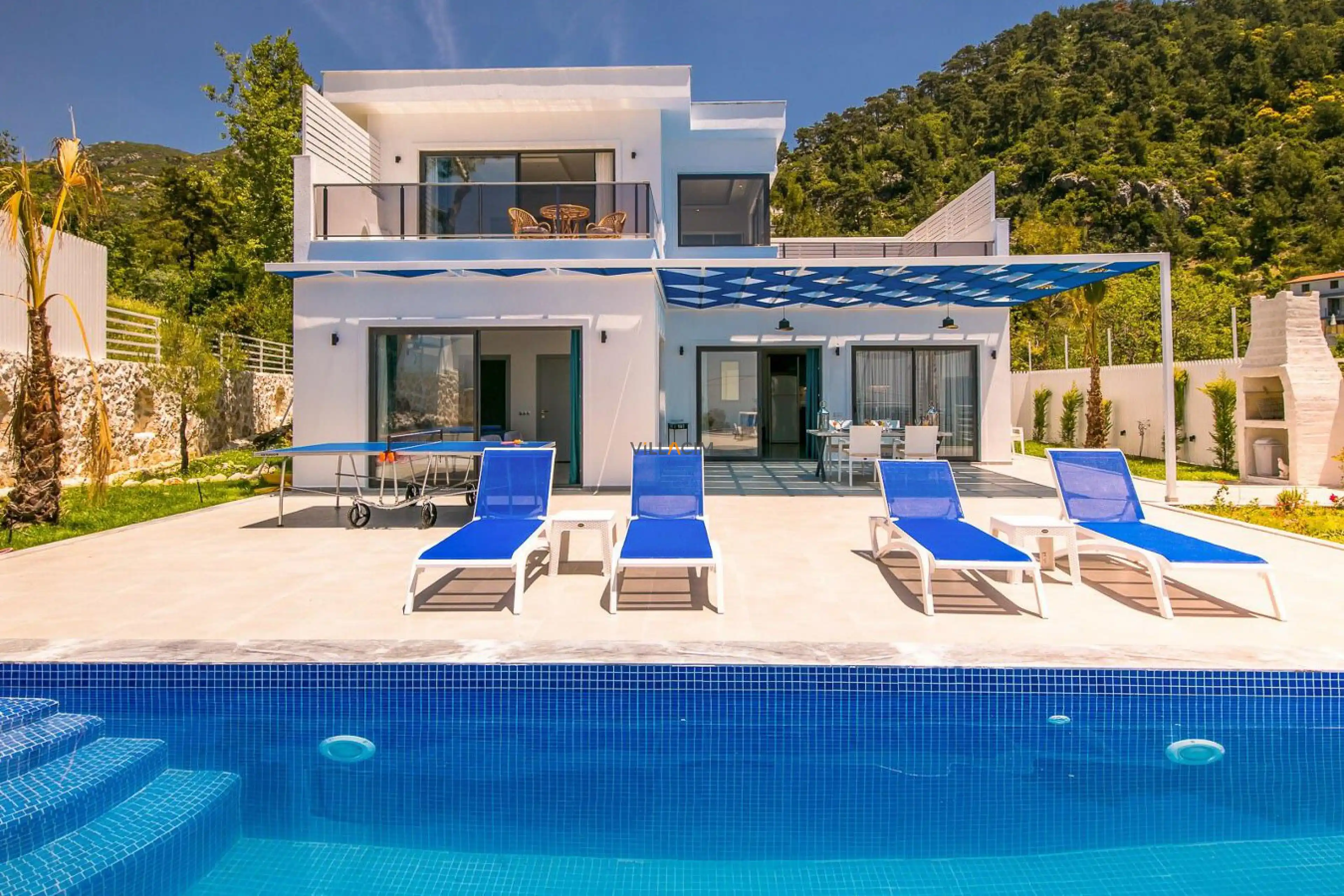 Villa Shade