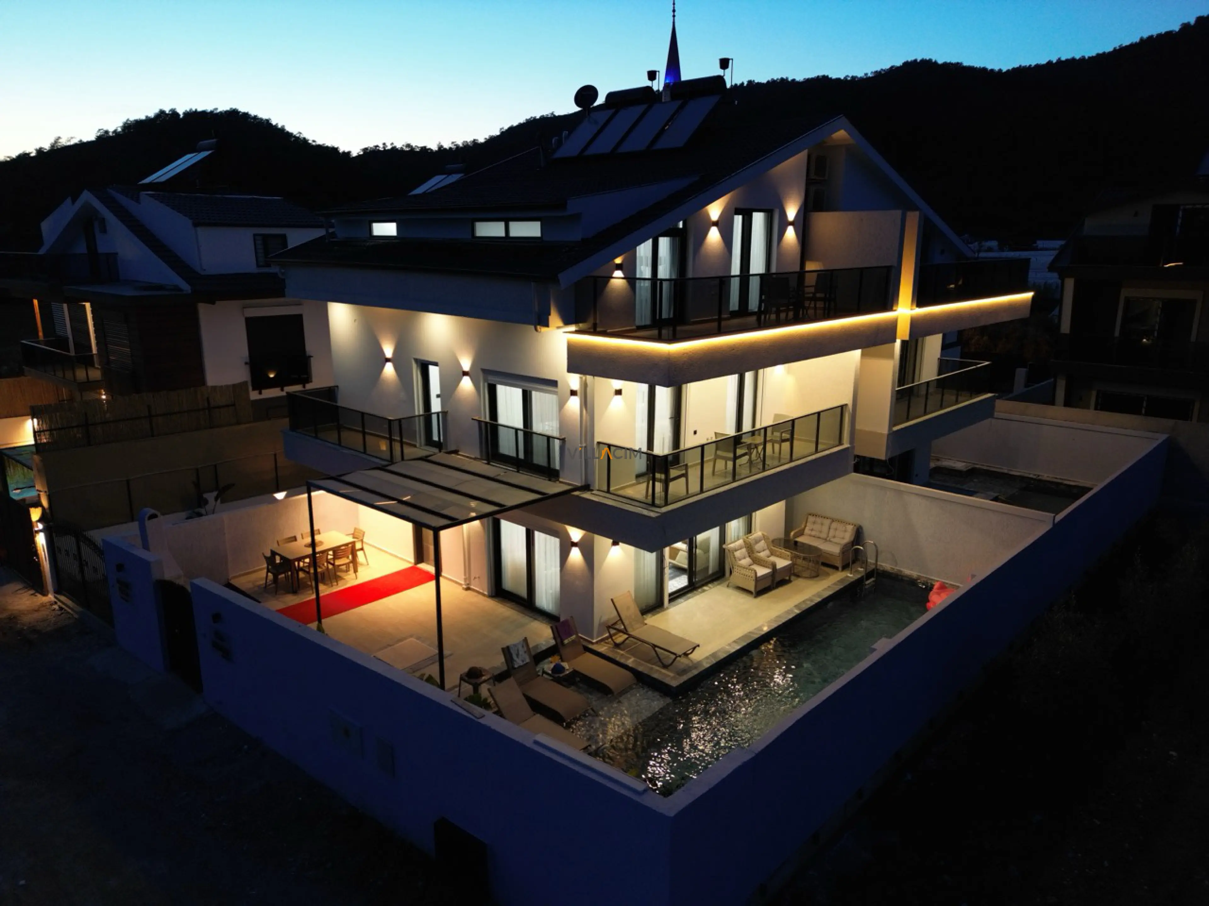 Büyük-villa-black-rock-8_148.jpeg