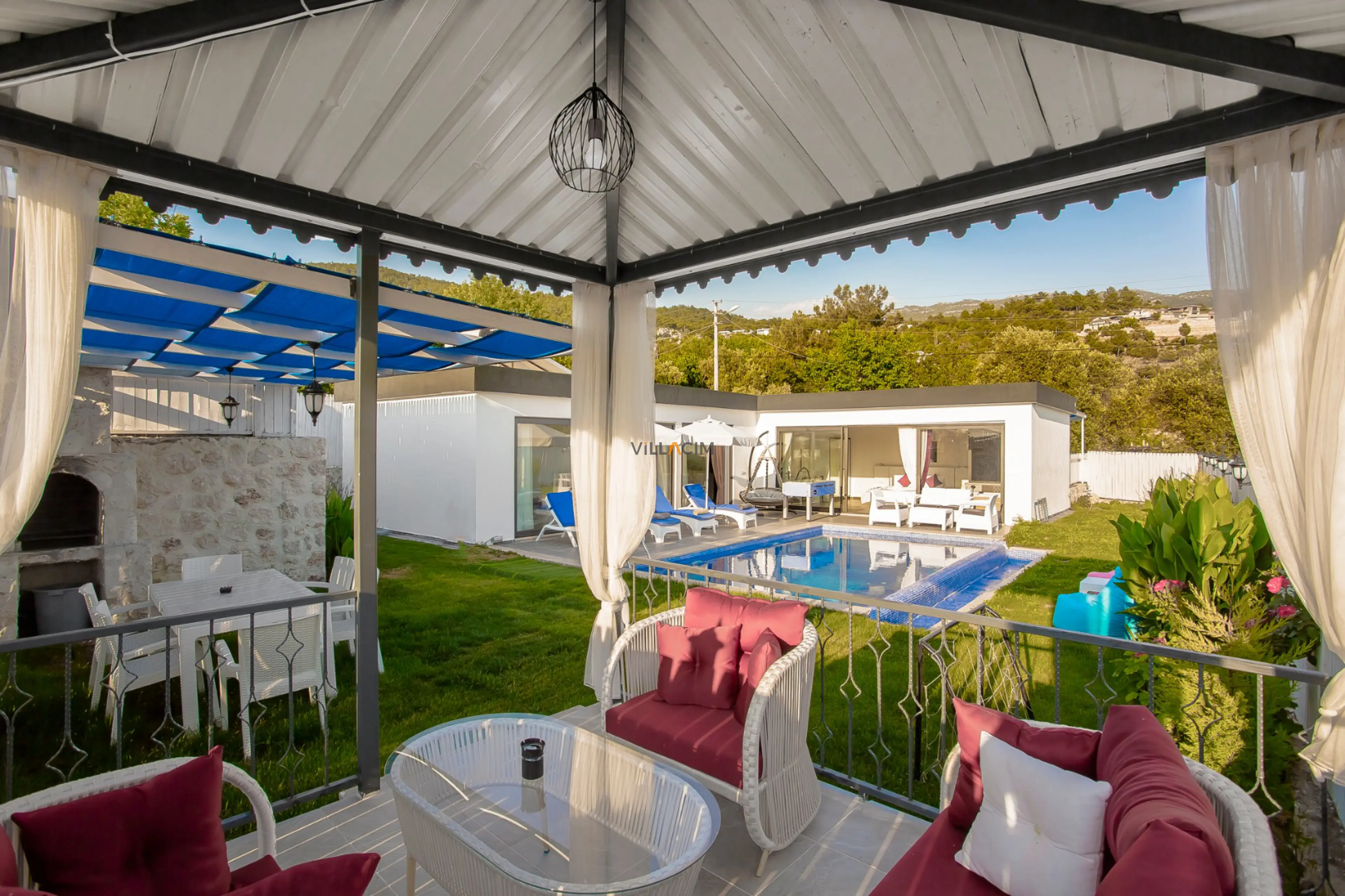 Mira-Villa-Outdoor-1_860.jpg