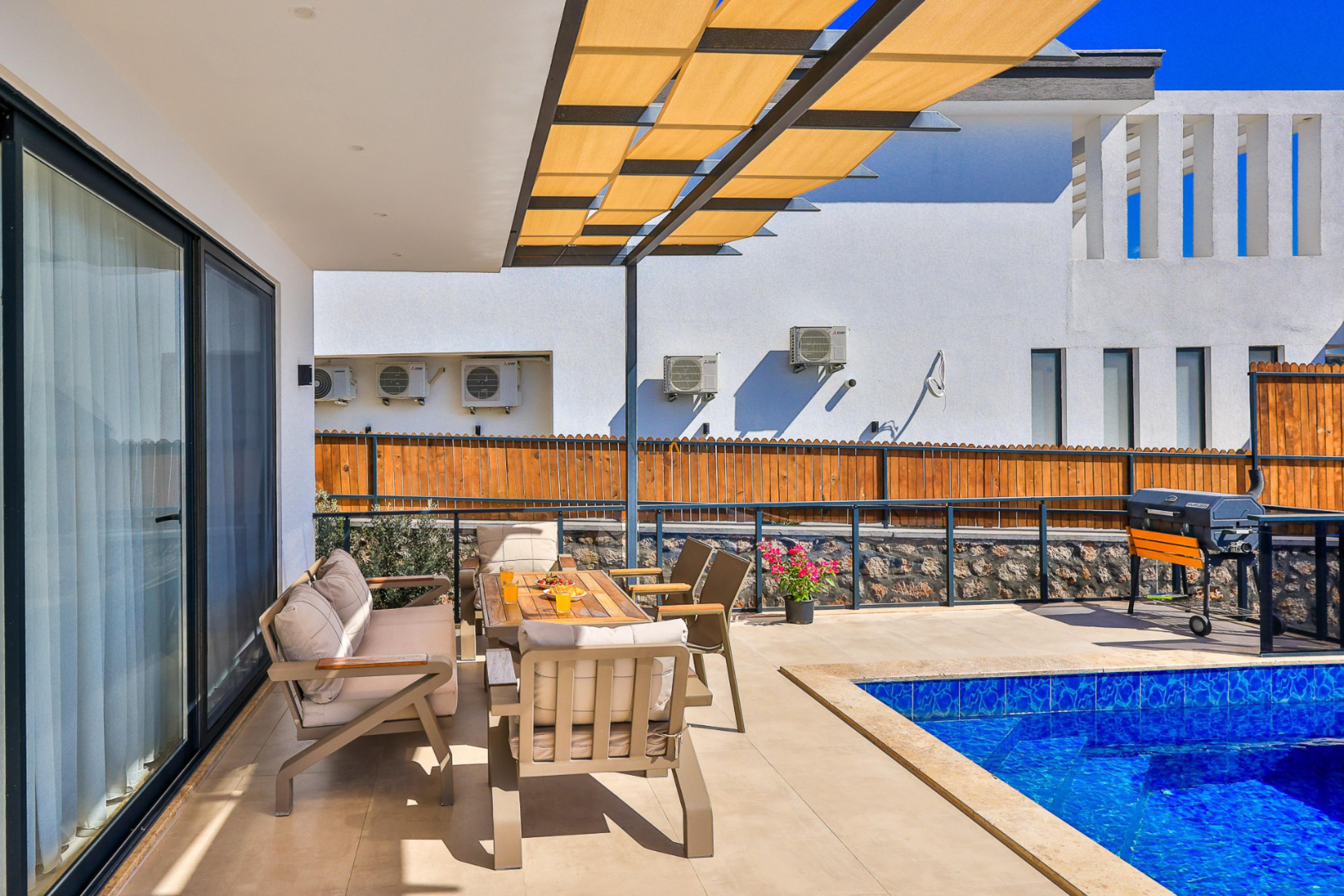 Villa-Celebrity40_92.jpg