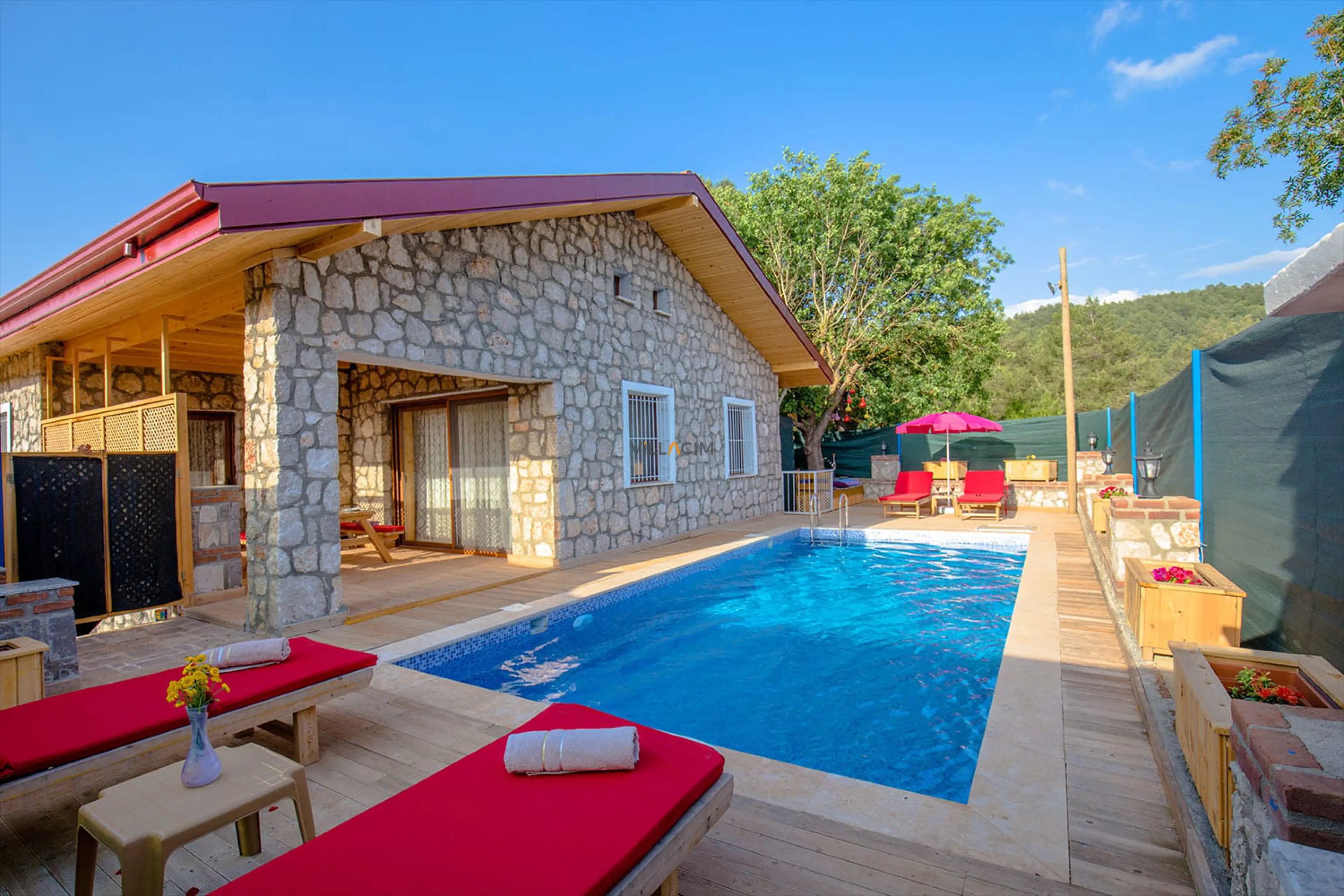 Villa-Mono-1_367.jpg