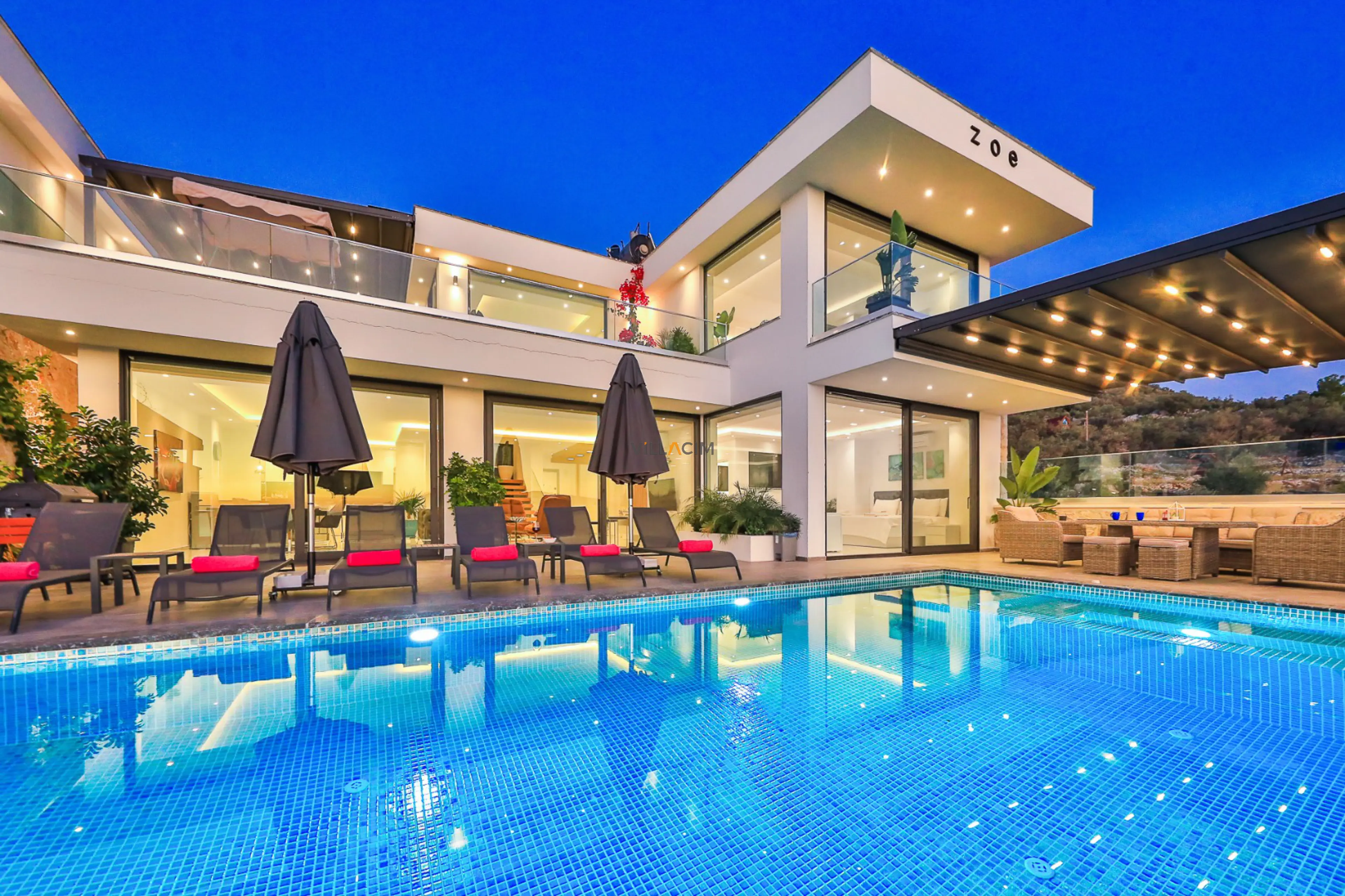 Villa-zoe-1_909.jpg