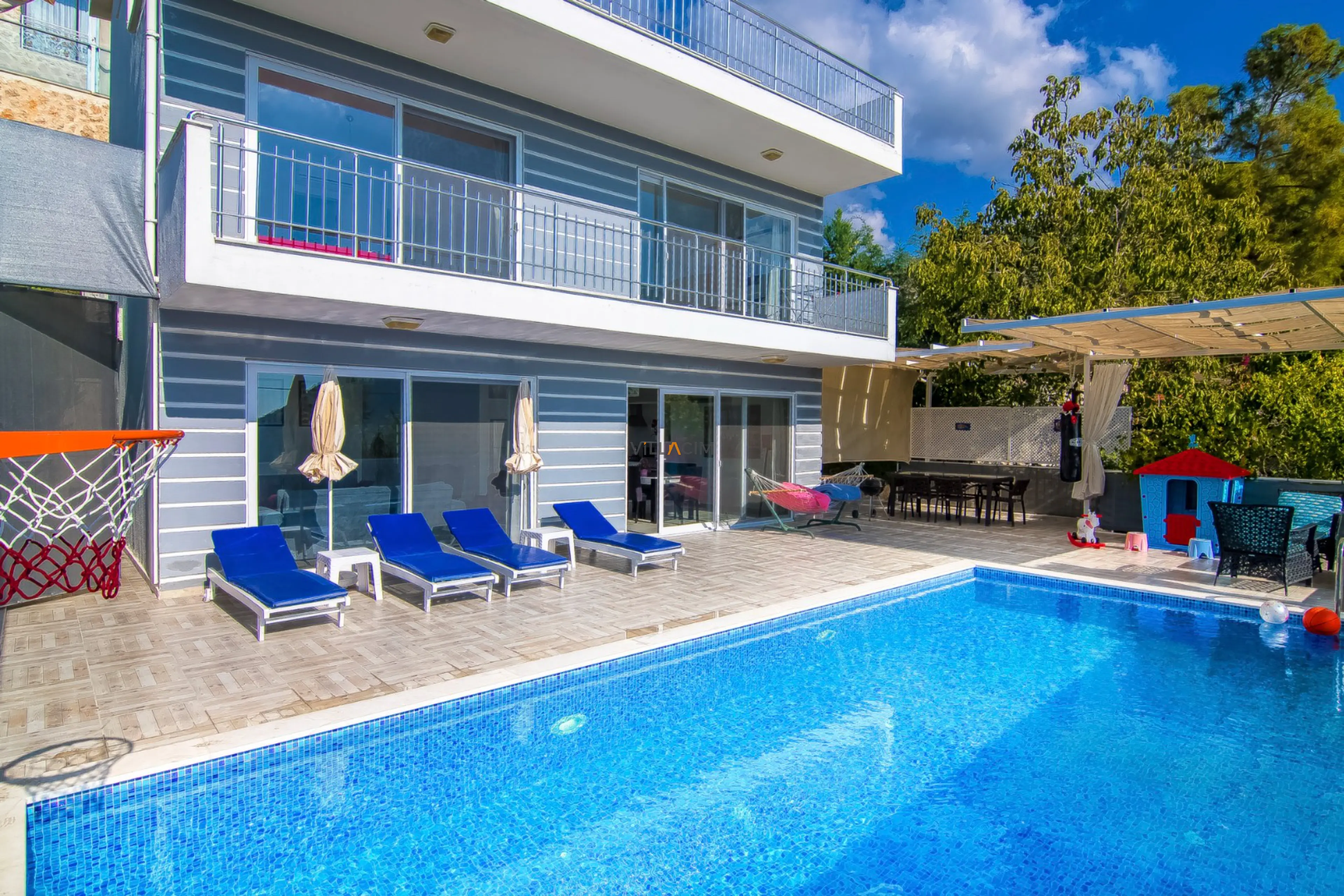 villa-albora-1_140.jpg