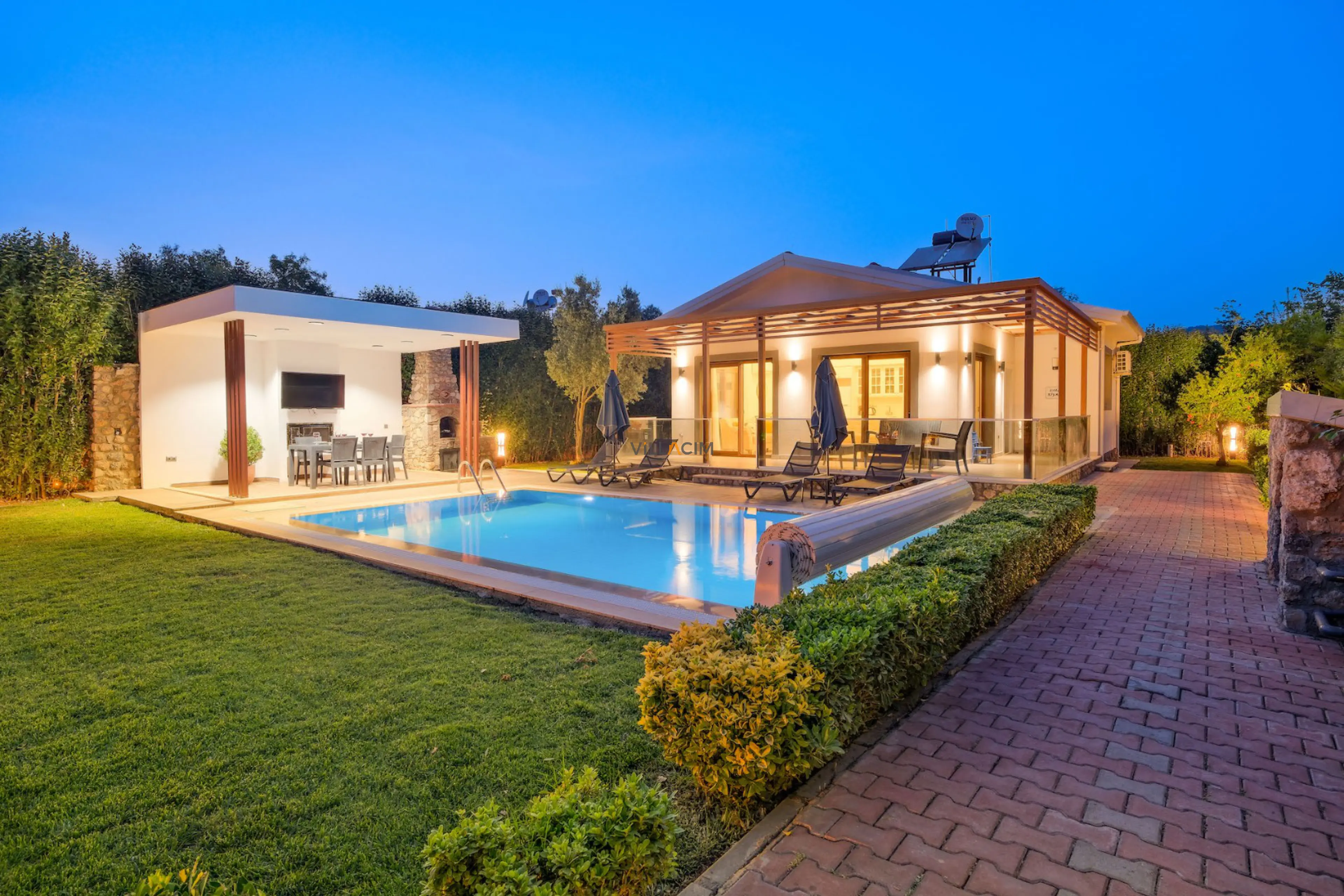 villa-black33_213.jpg