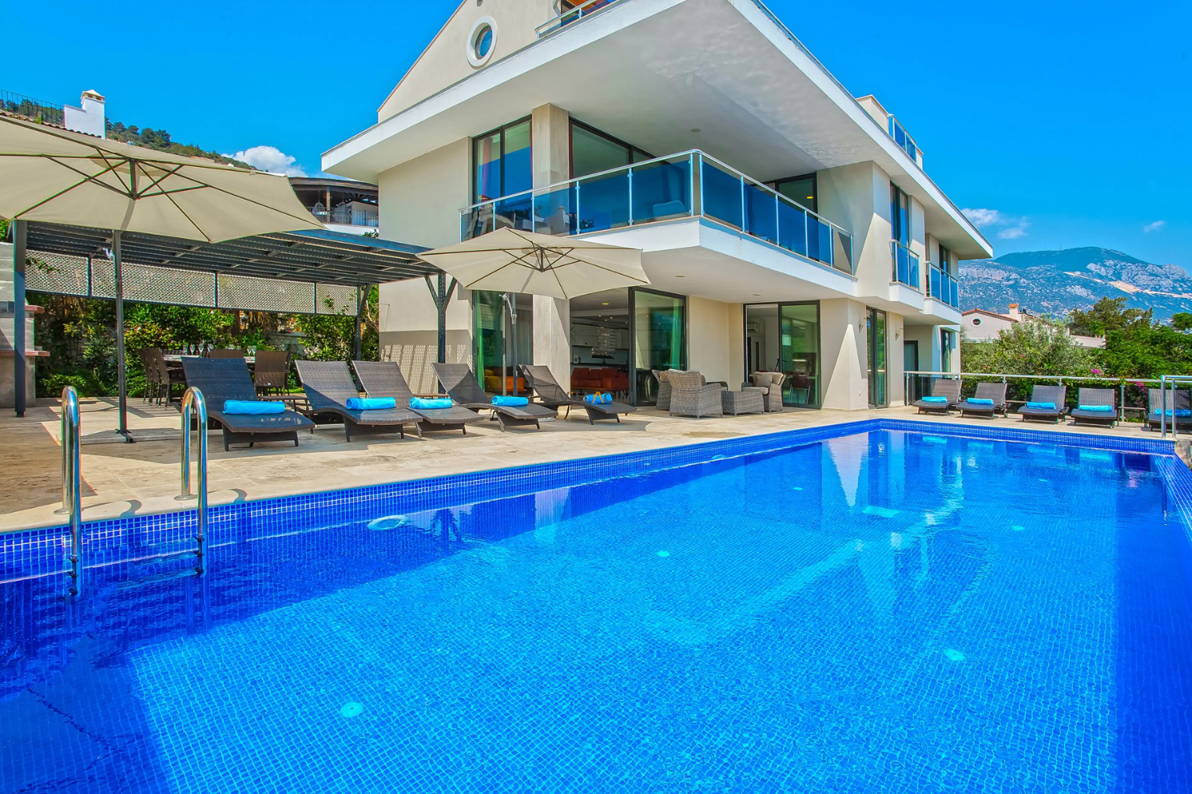 villa-greenscape--1_48.jpg