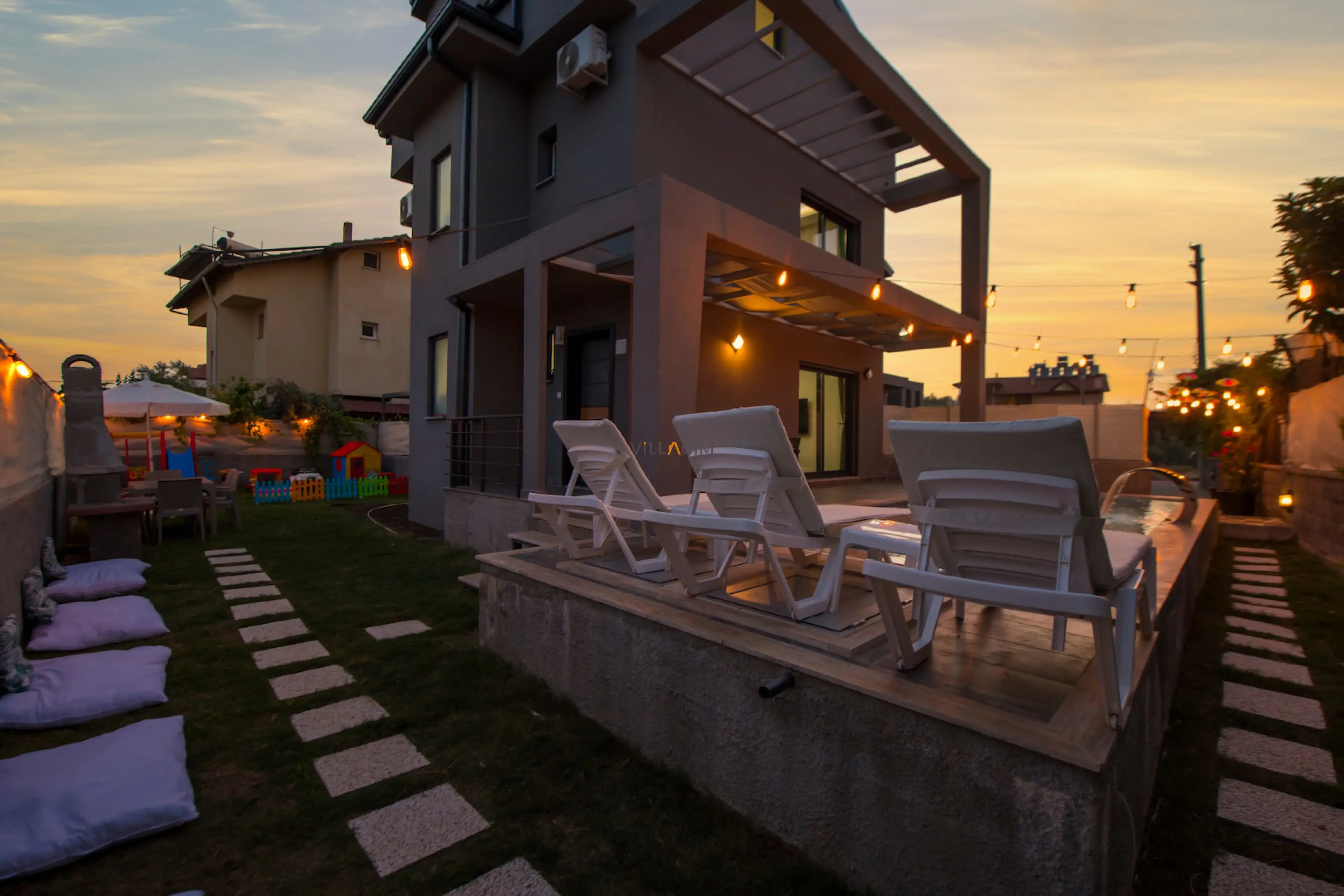 villa-joy-duo1_699.jpg