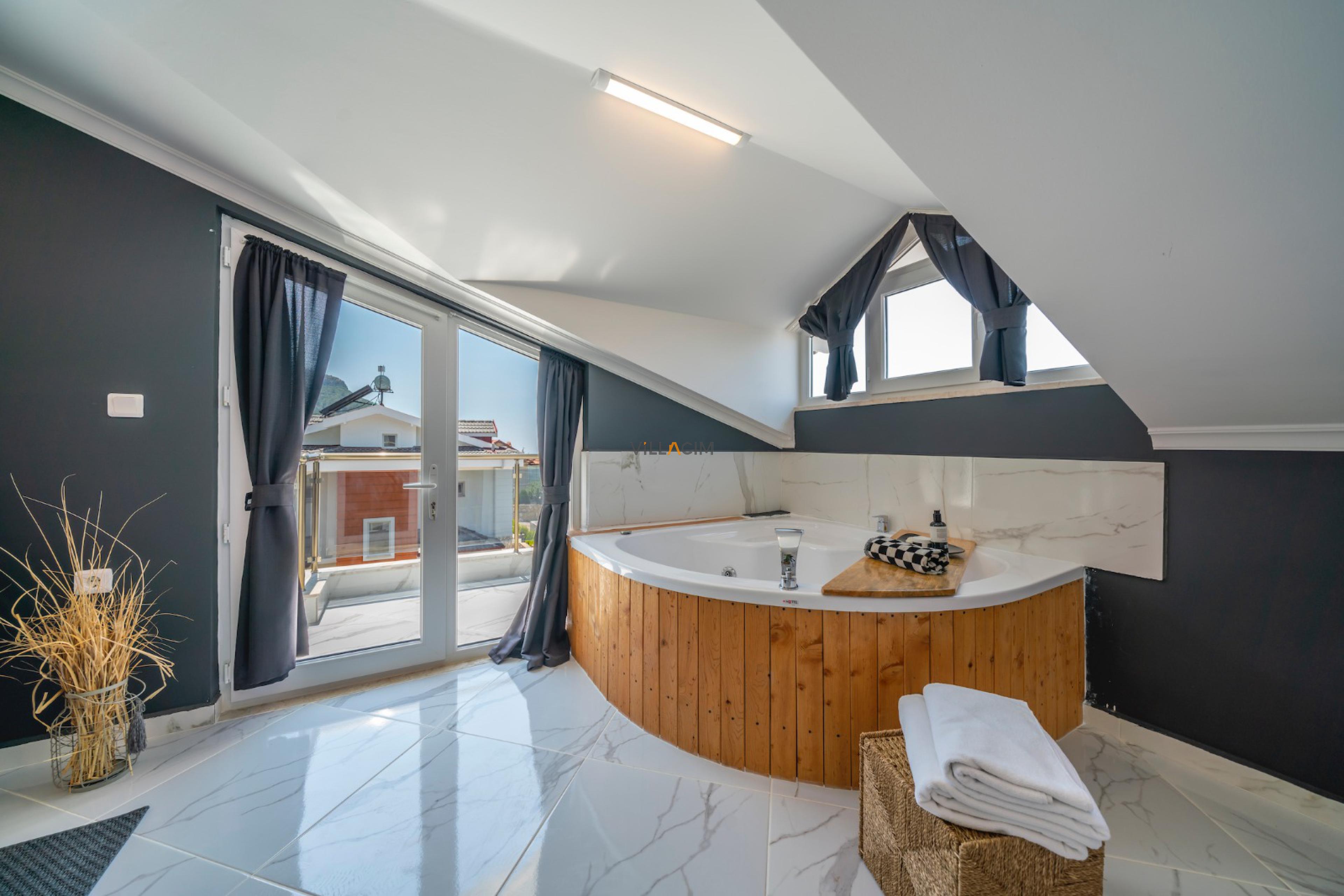 villa-leila-12_328.jpg