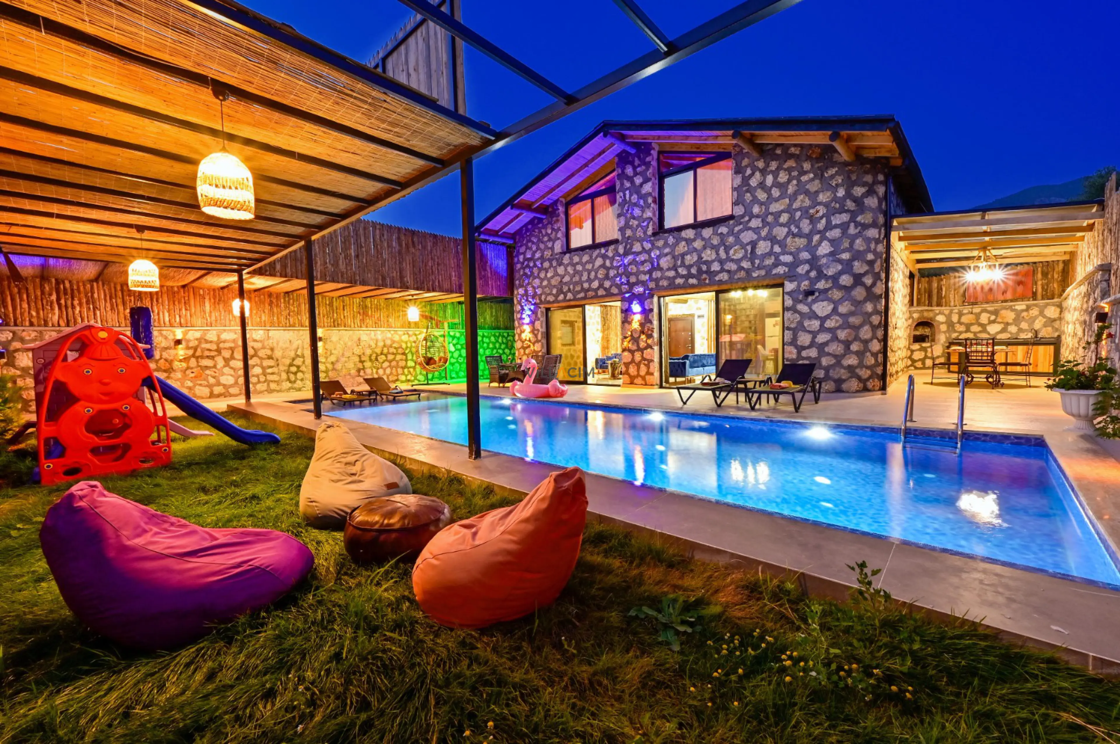 villa-luma-blue-52_640.jpg
