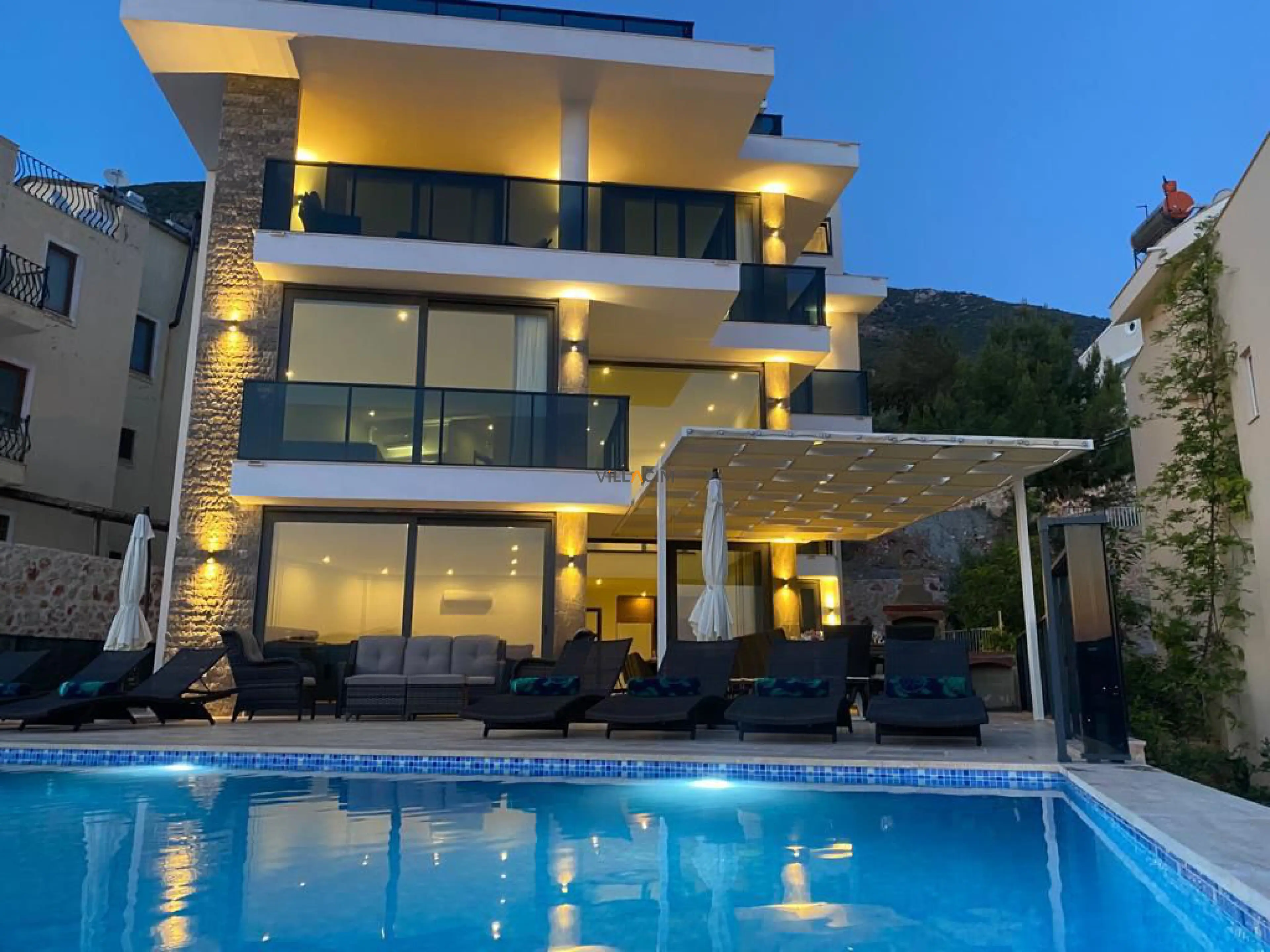 villa-luxury--10_298.jpeg