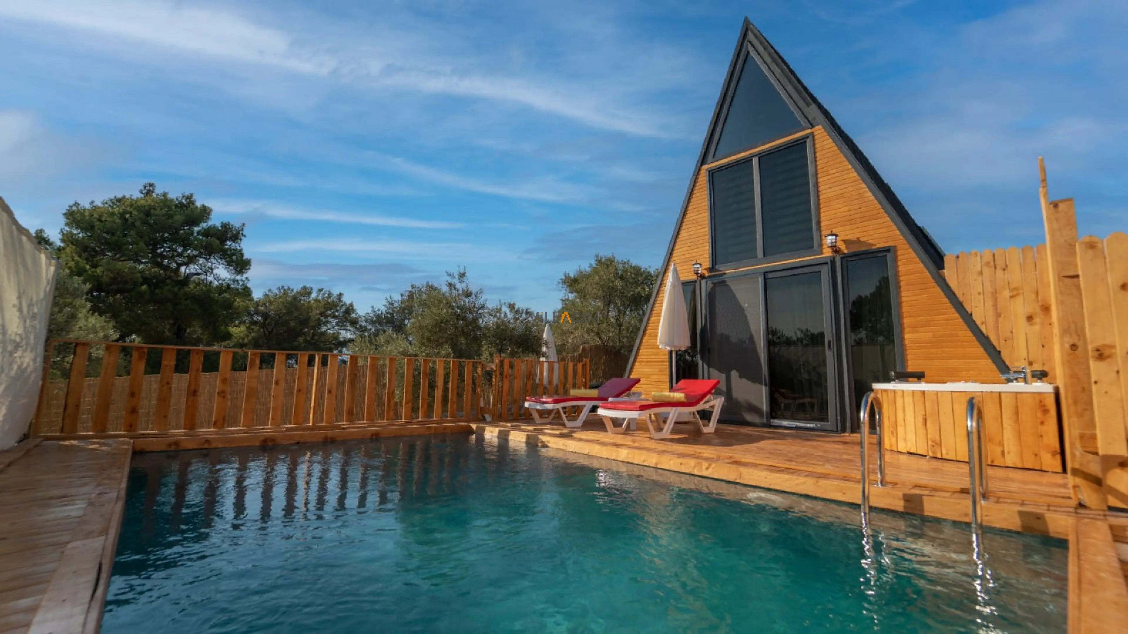 villa-tinyhouse-3-2_1920x1079_279.jpeg