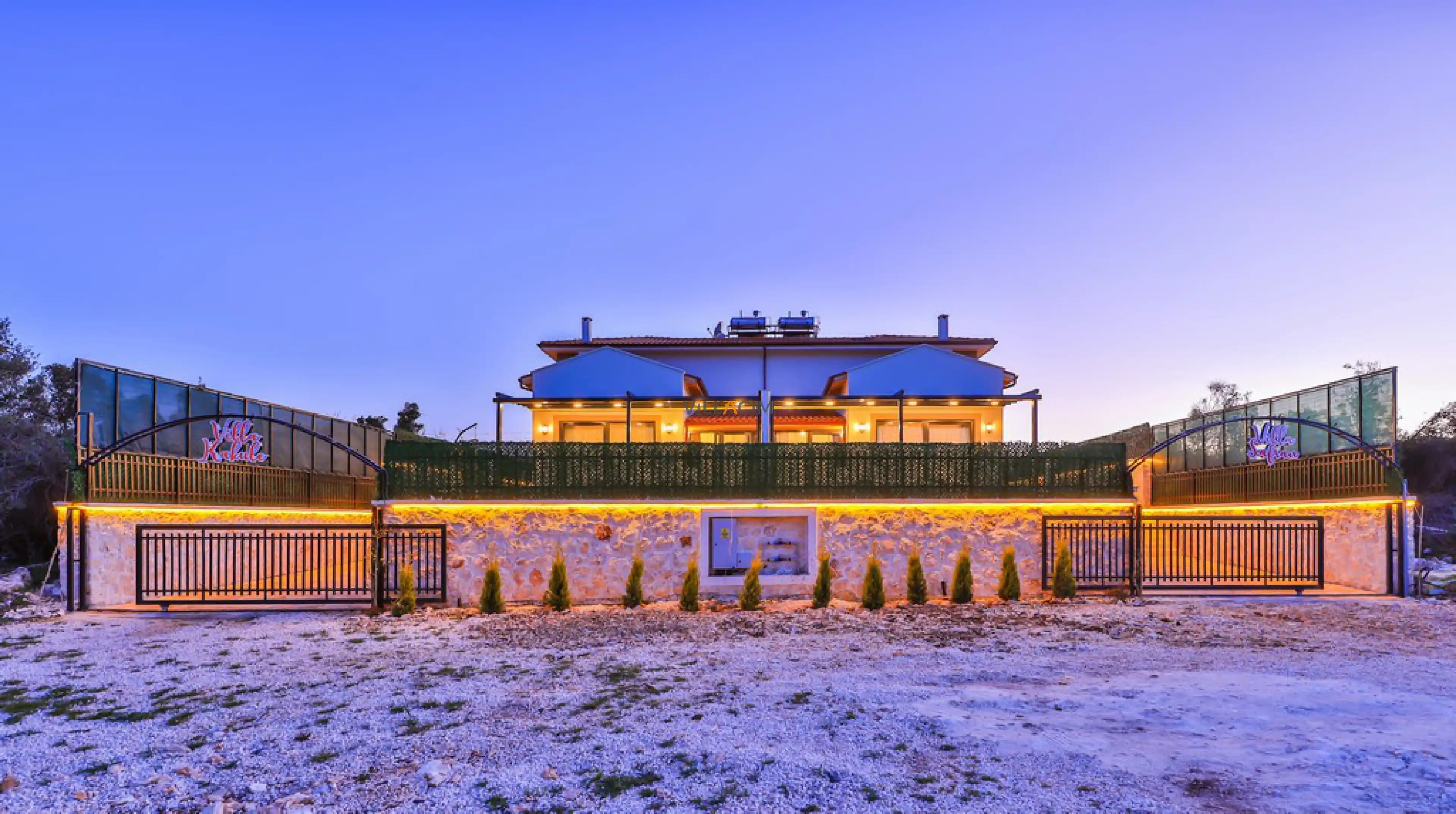 villa-unicorn1_589.jpg