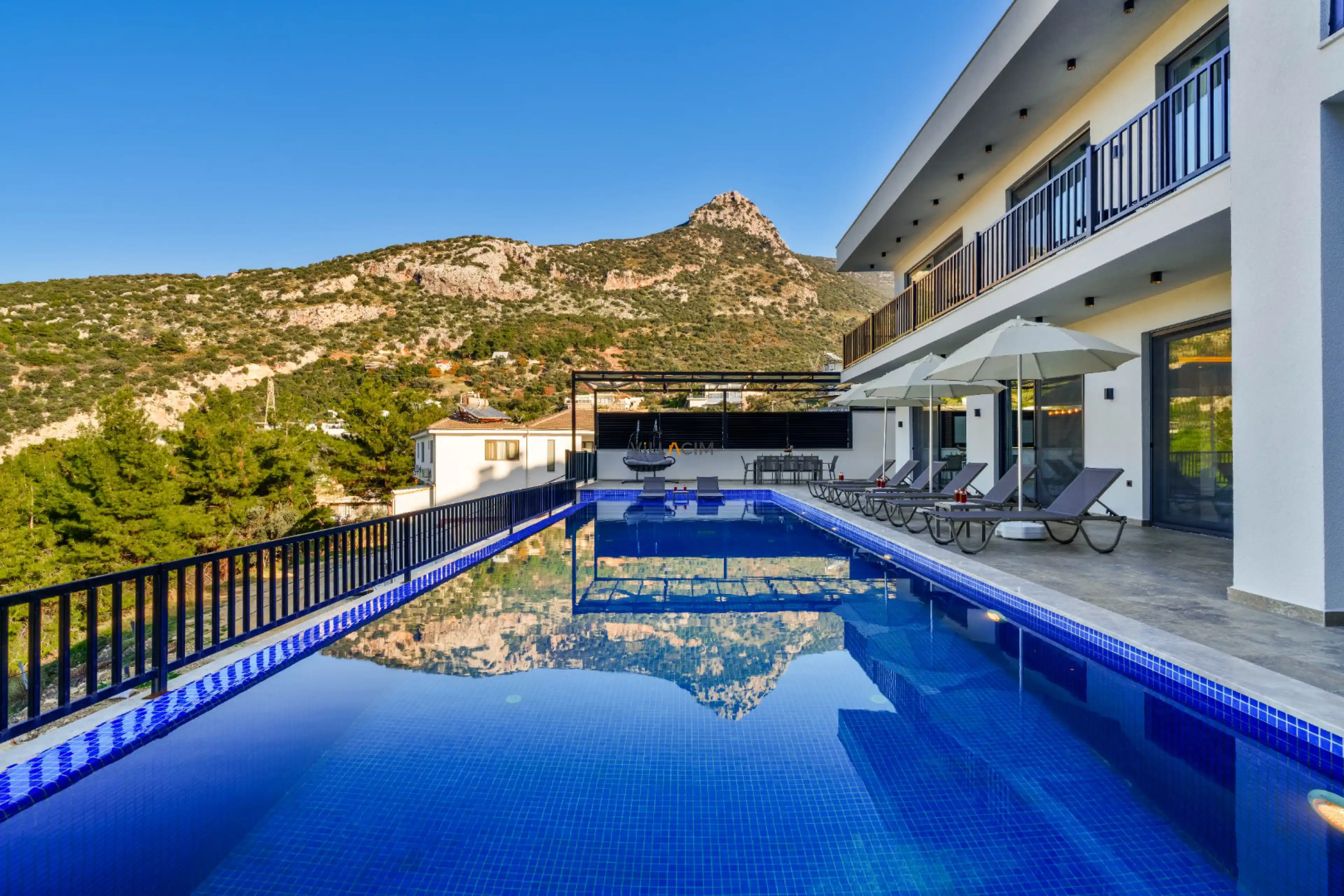 Villa Blue Moon