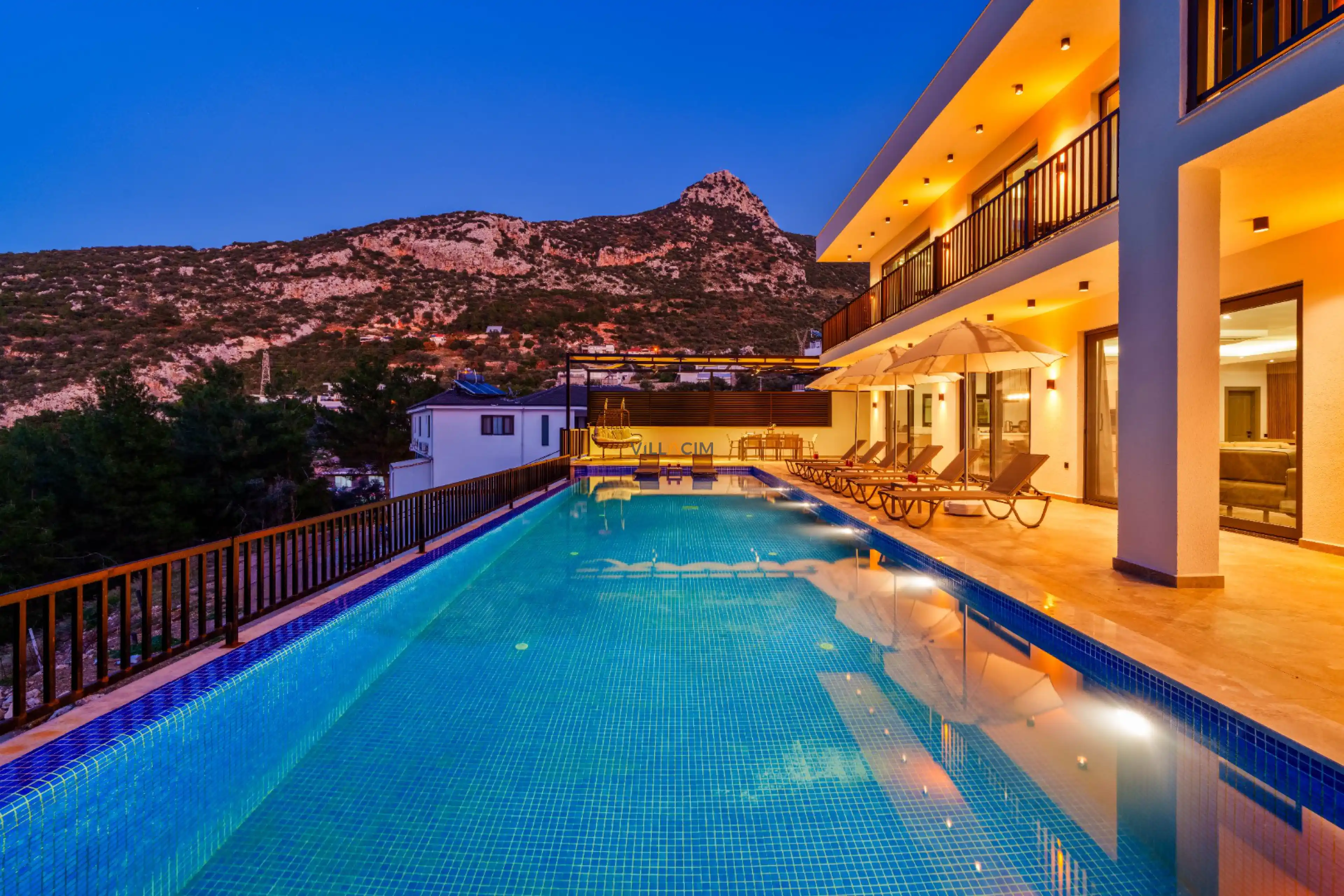 Villa Blue Moon