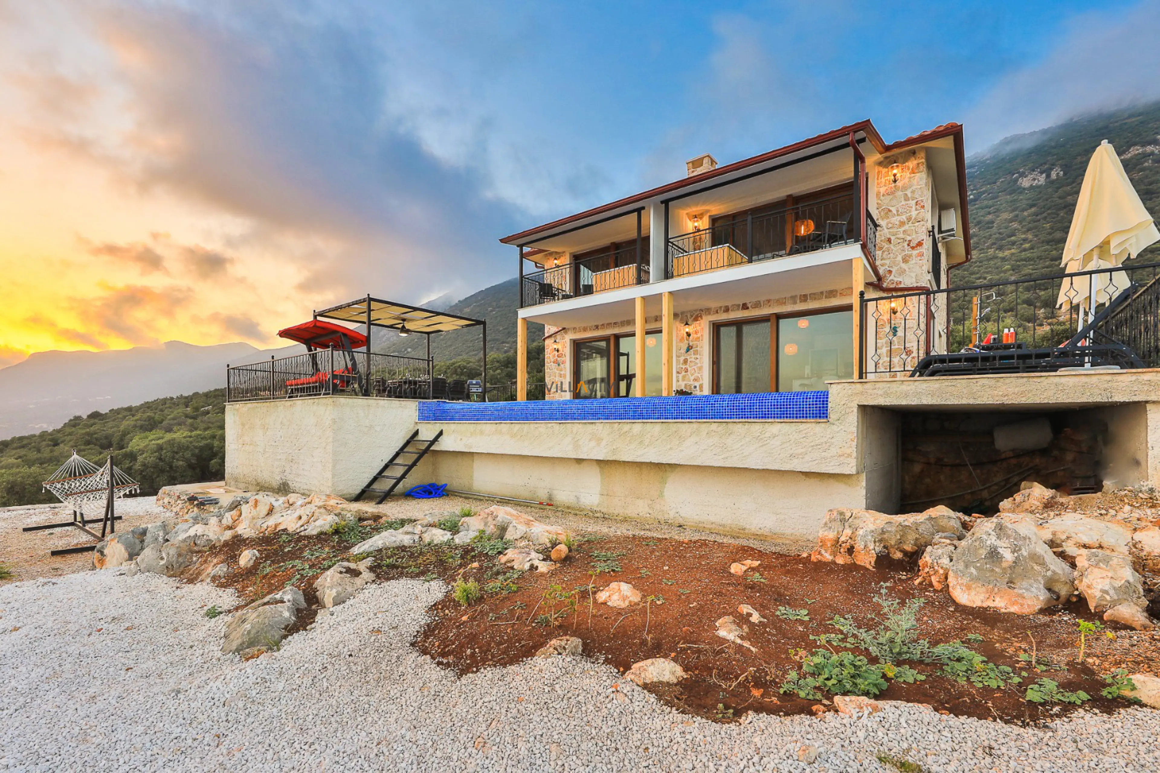 villa-blue-stone-81_304.jpg