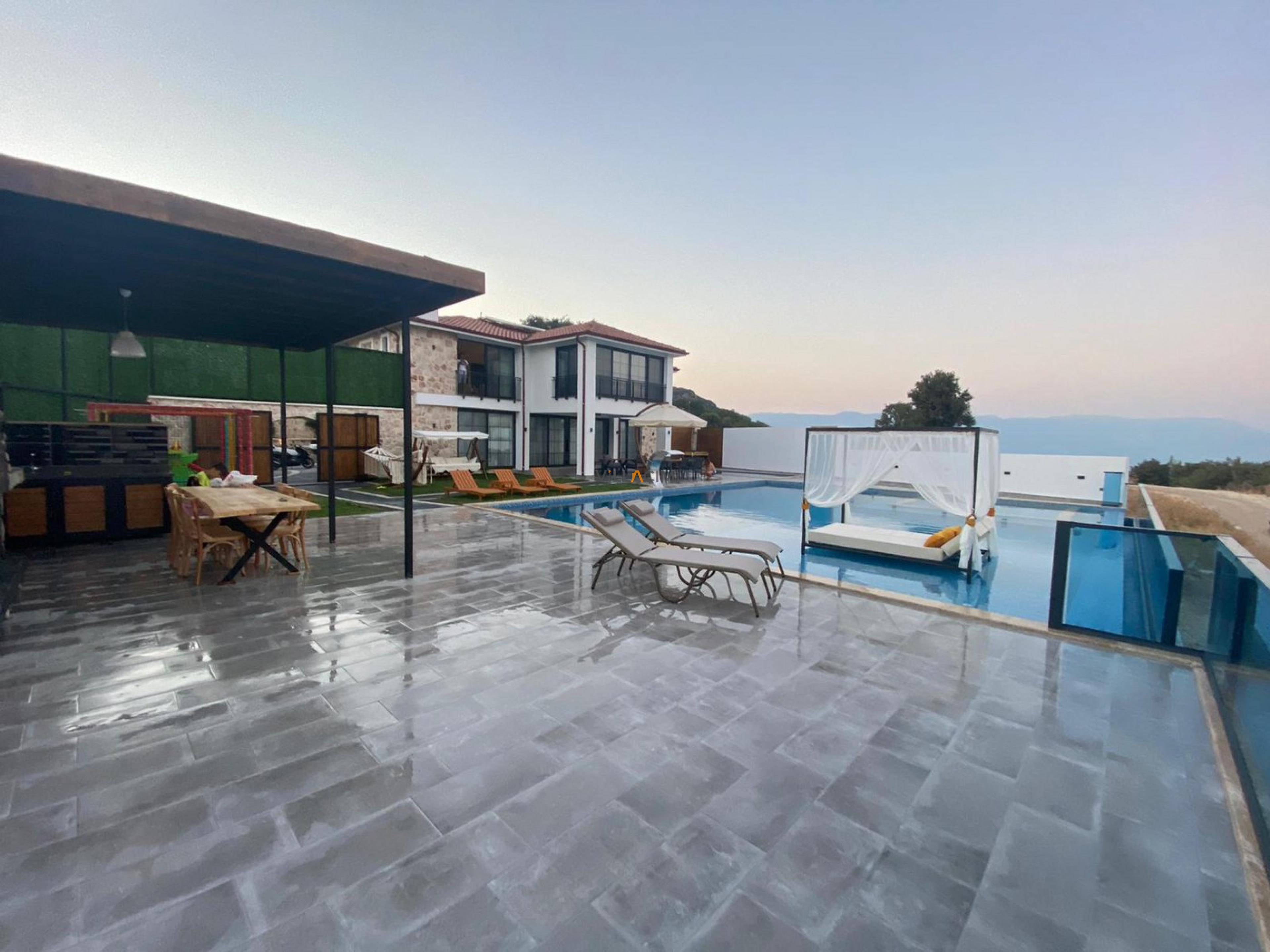 villa-cool-8_1400x1050_754.jpeg