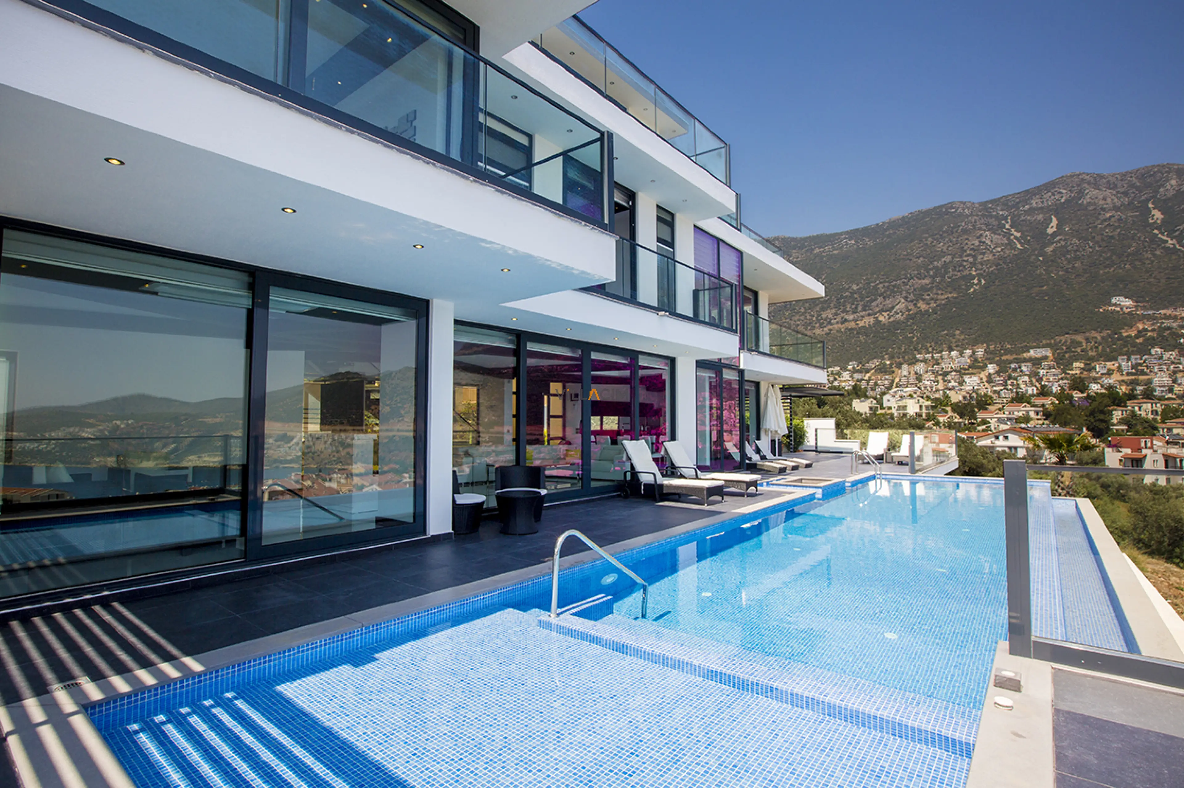 villa-elite-(2)_649.jpg