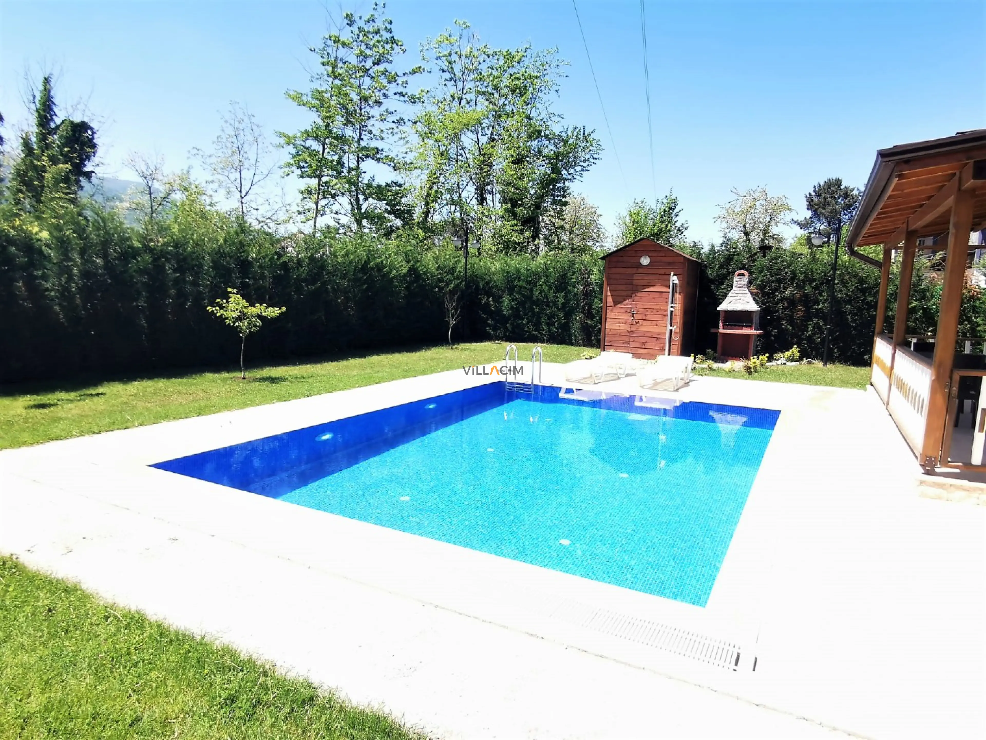 villa-garden-1_843.jpeg