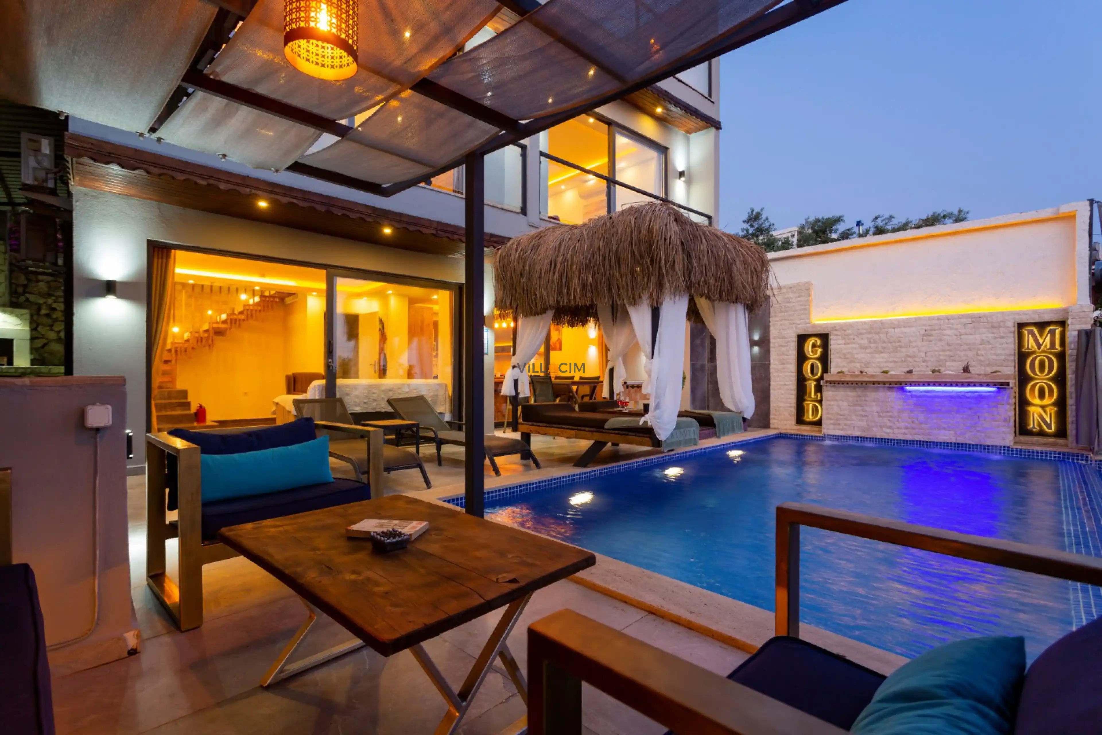 Villa Gold Moon