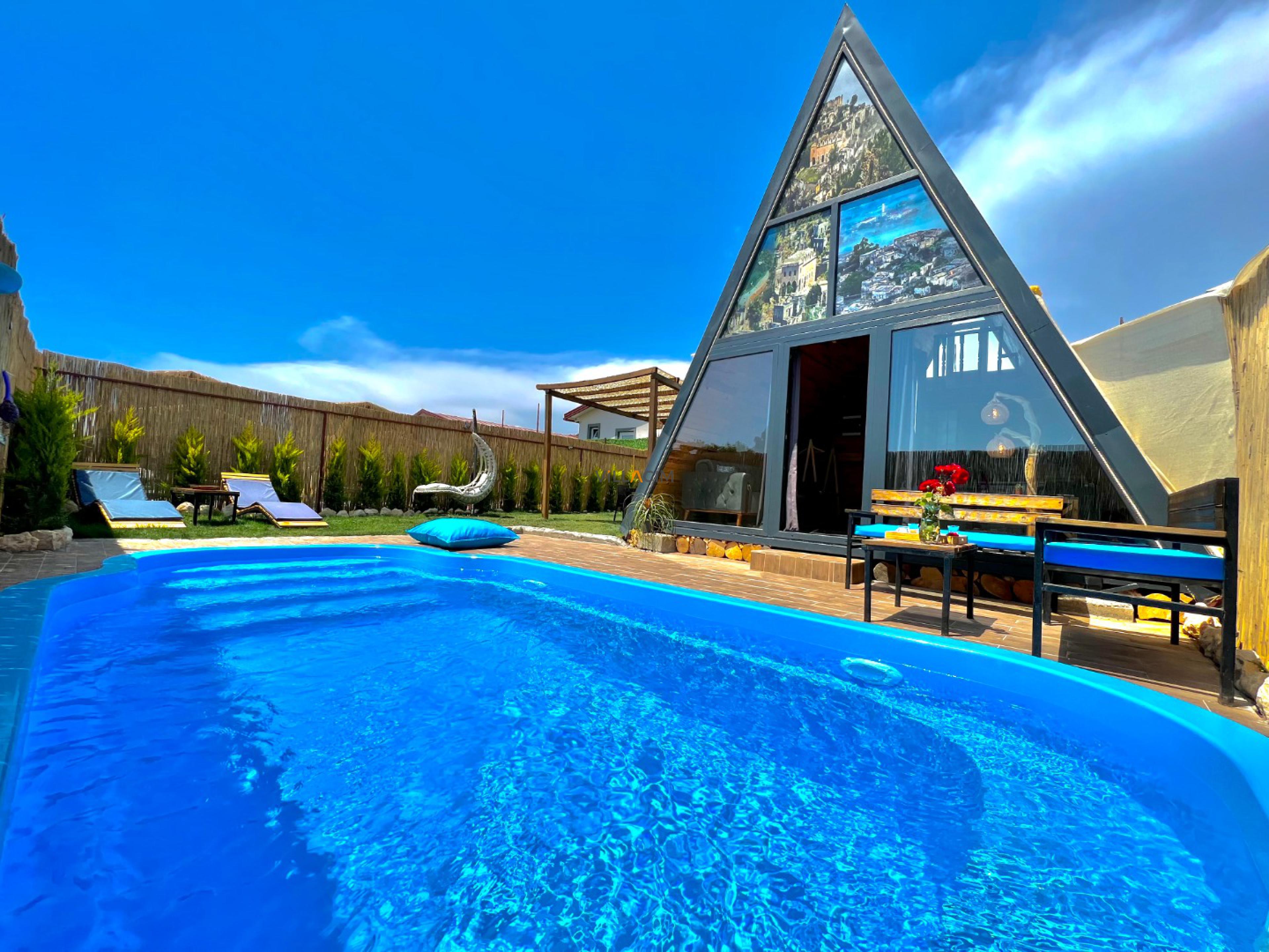 villa-neon-1_644.jpg