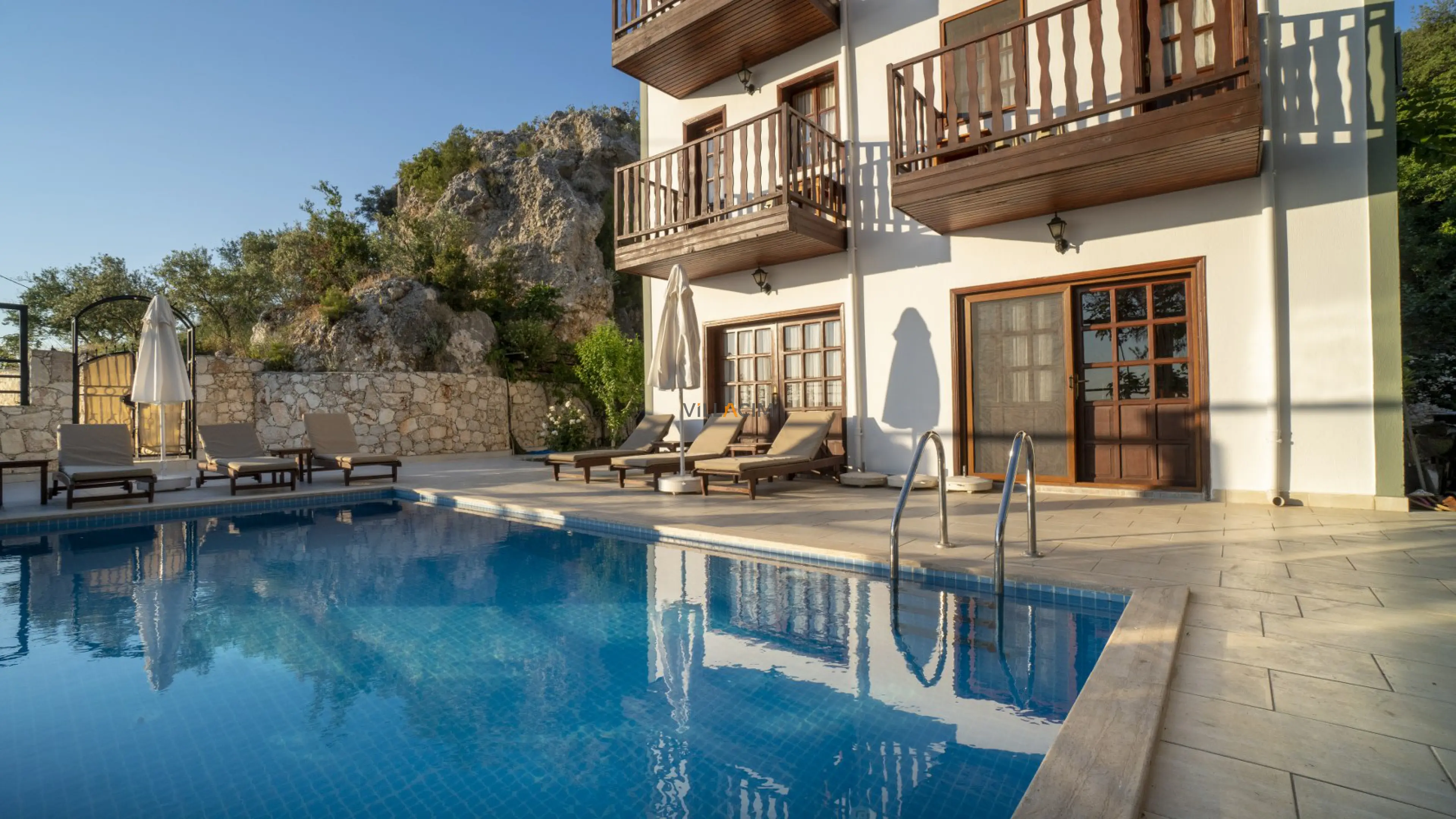 villa-ruya-1-2_1680x945_910.jpg