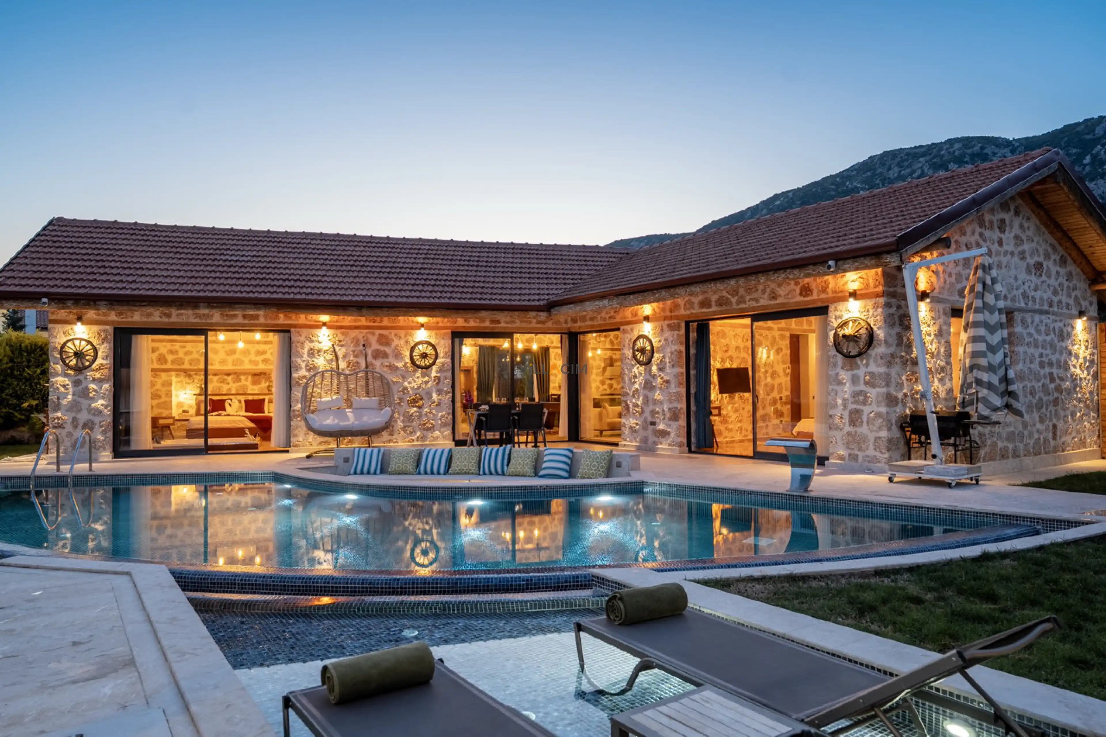 Villa Topçu Stone