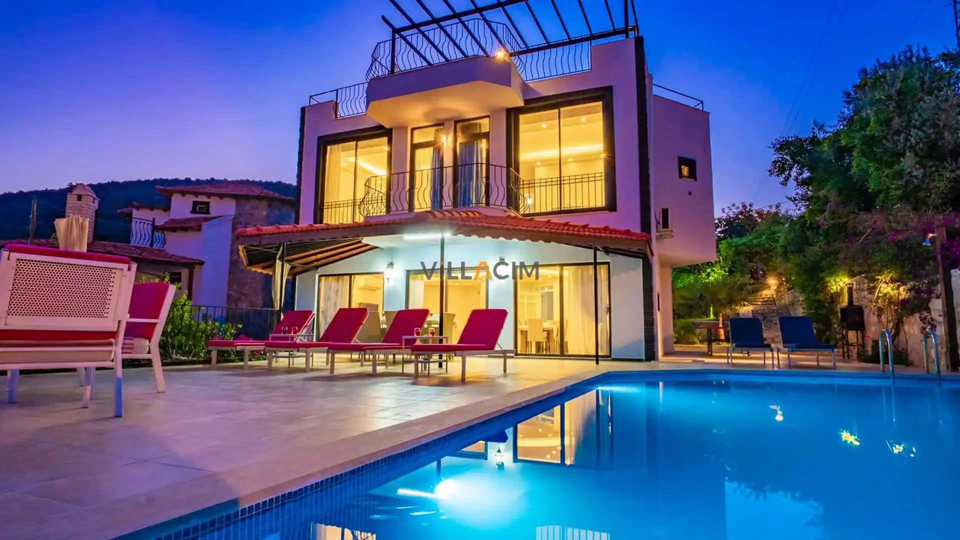 Villa Batum - Deniz Manzaralı ve Jakuzili Villada Özel Tatil