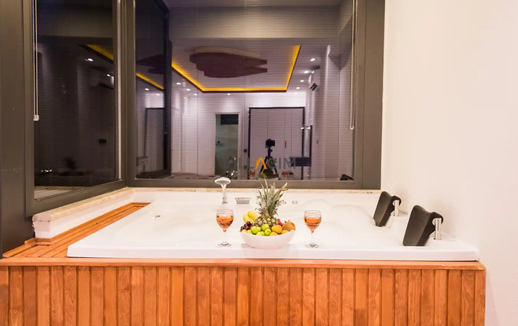 Villa Kısmet - 4 Kişilik Deniz Manzaralı Jakuzili Villa
