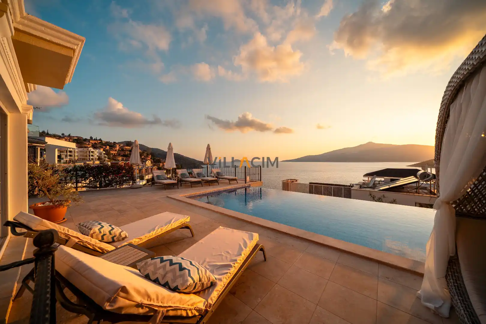 Villa Kömürlük - Muhteşem Deniz Manzaralı Lüks Villa